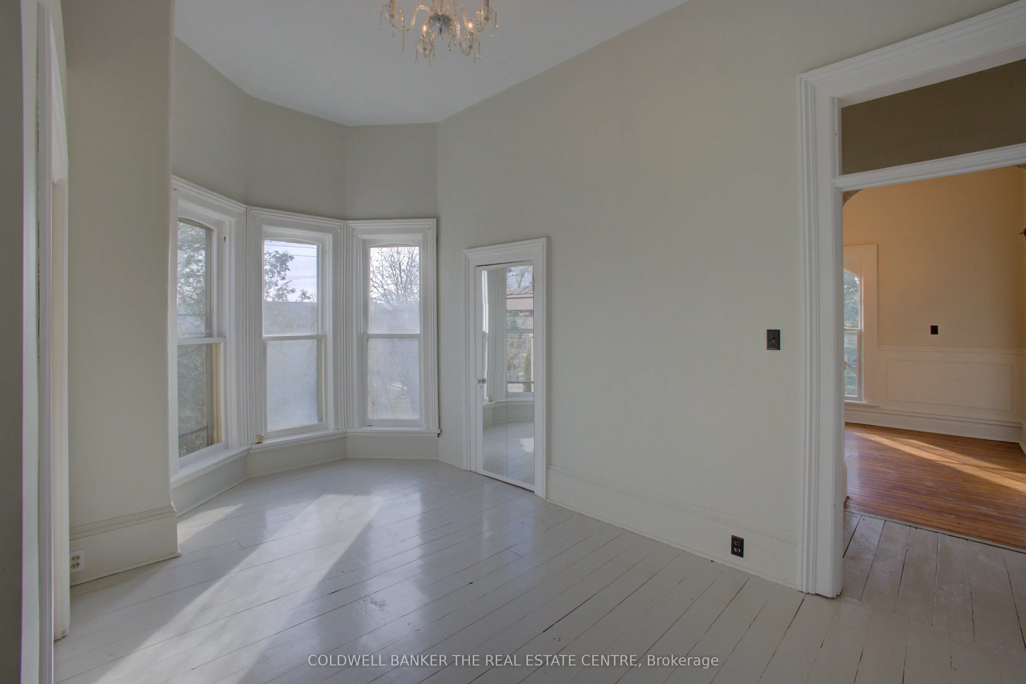150 WELLINGTON Street E