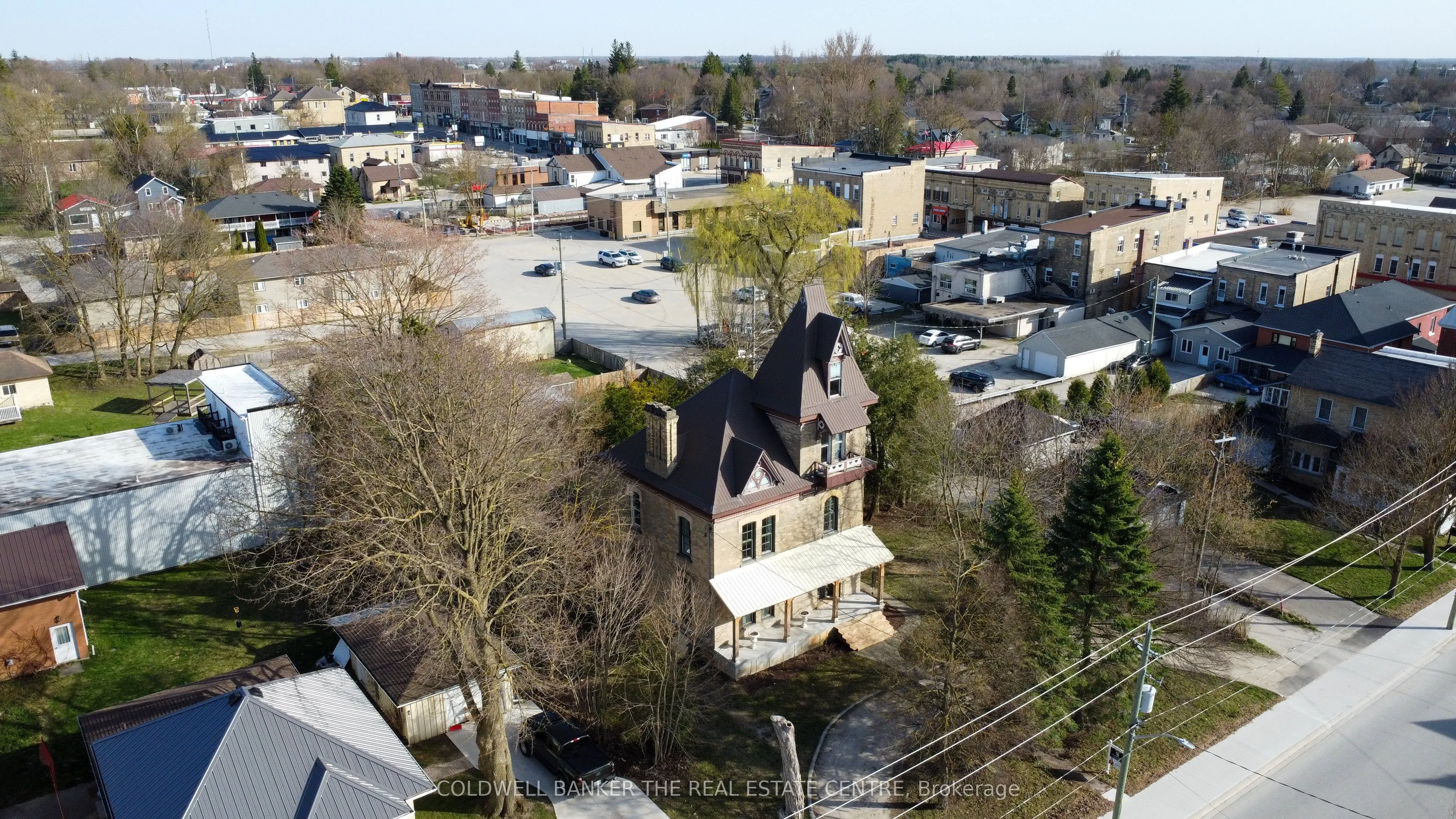 150 WELLINGTON Street E