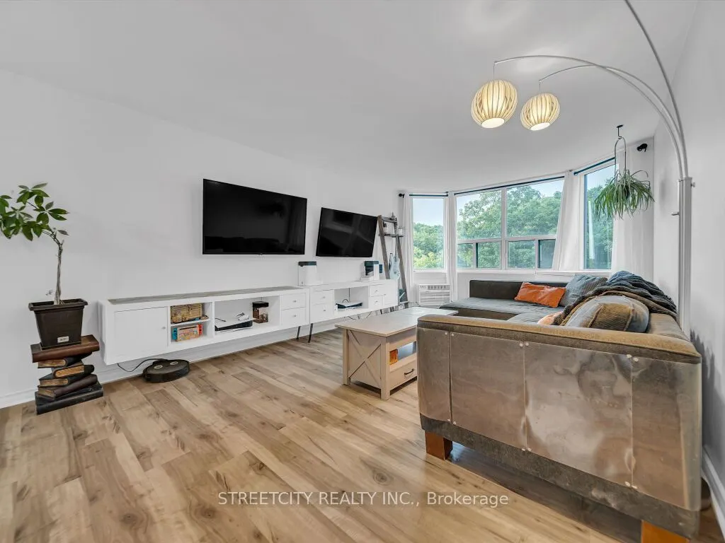 55 Green Valley Drive, #814