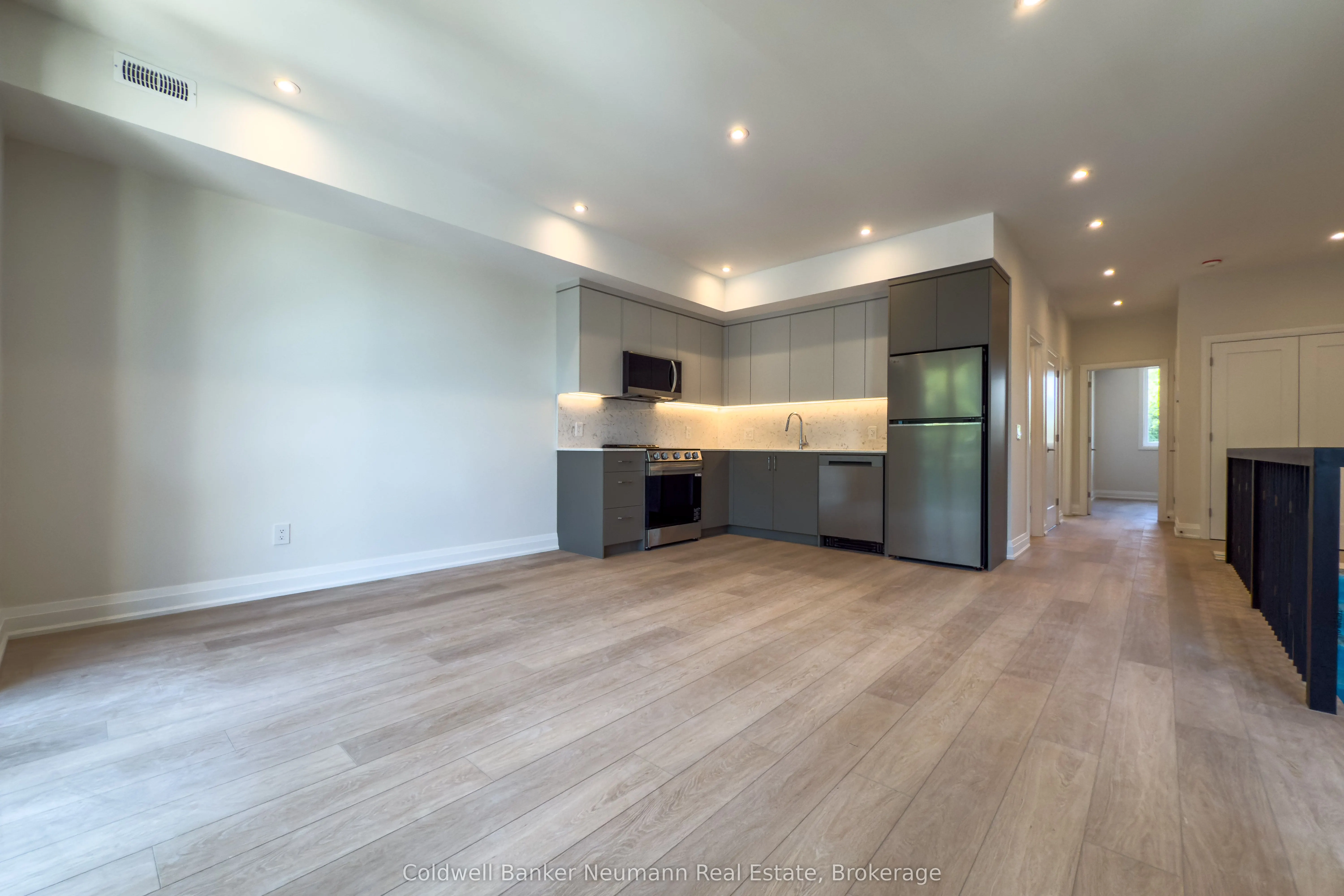 14 Stevenson Street N, #10