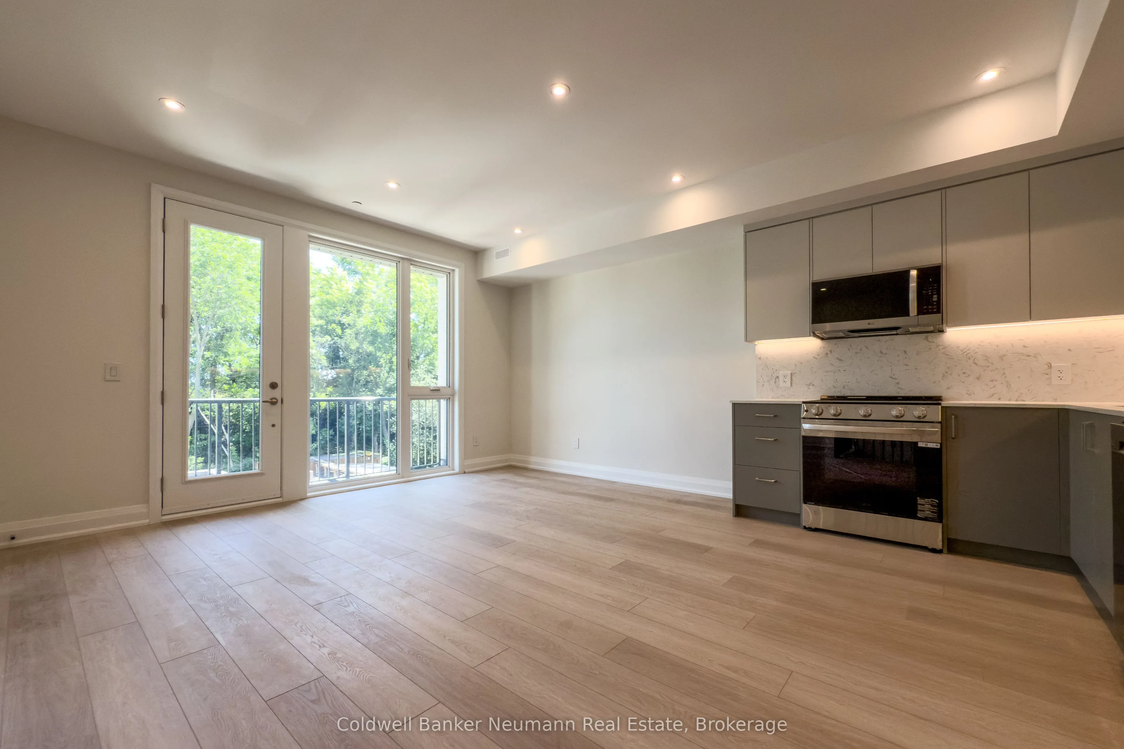 14 Stevenson Street N, #10