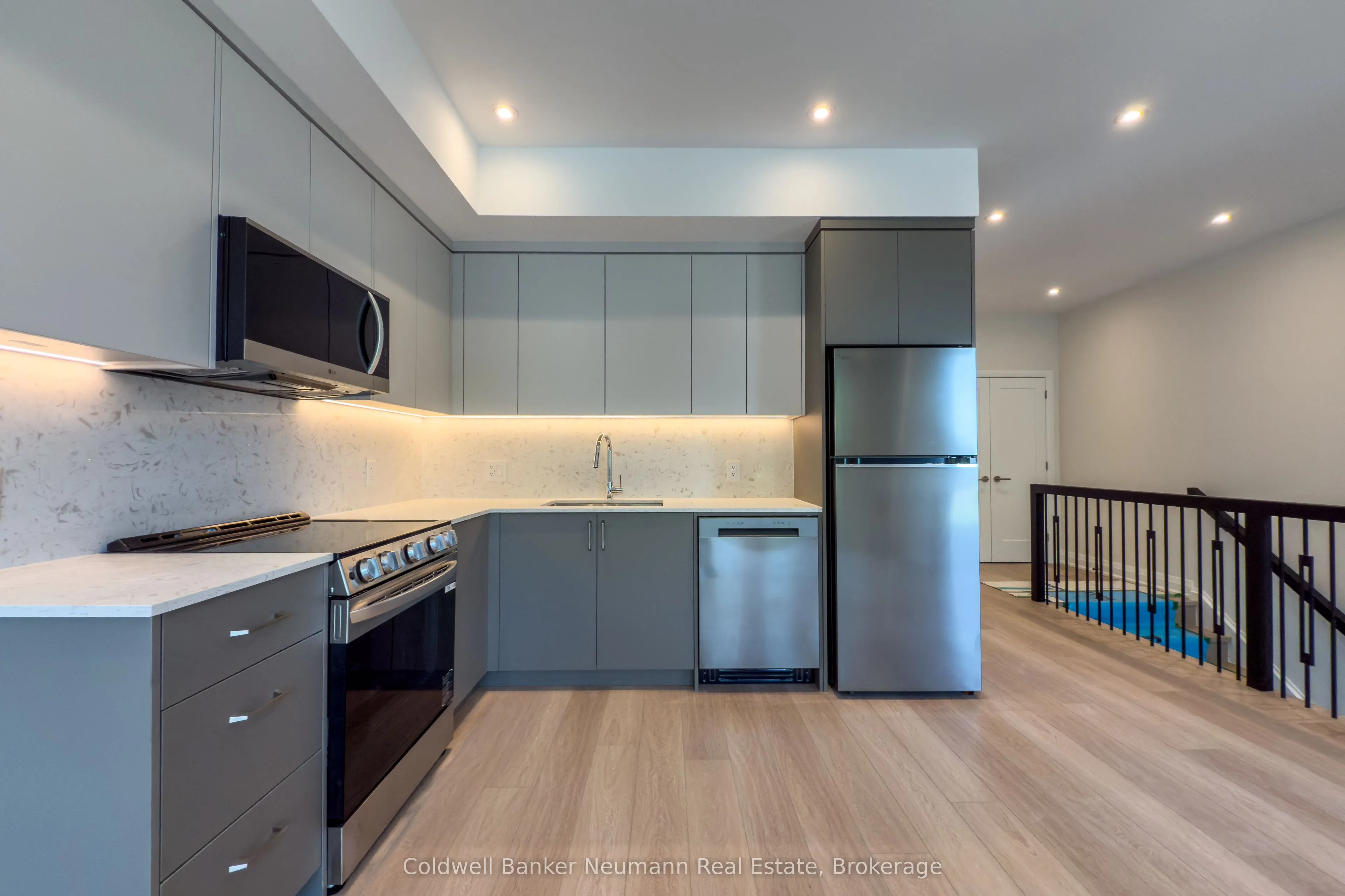 14 Stevenson Street N, #10