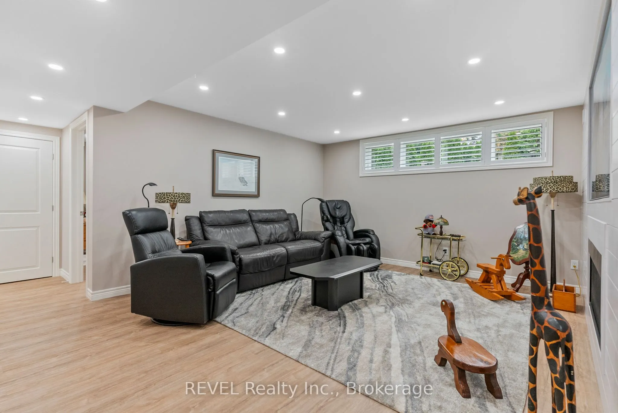 4 TULIP TREE Road