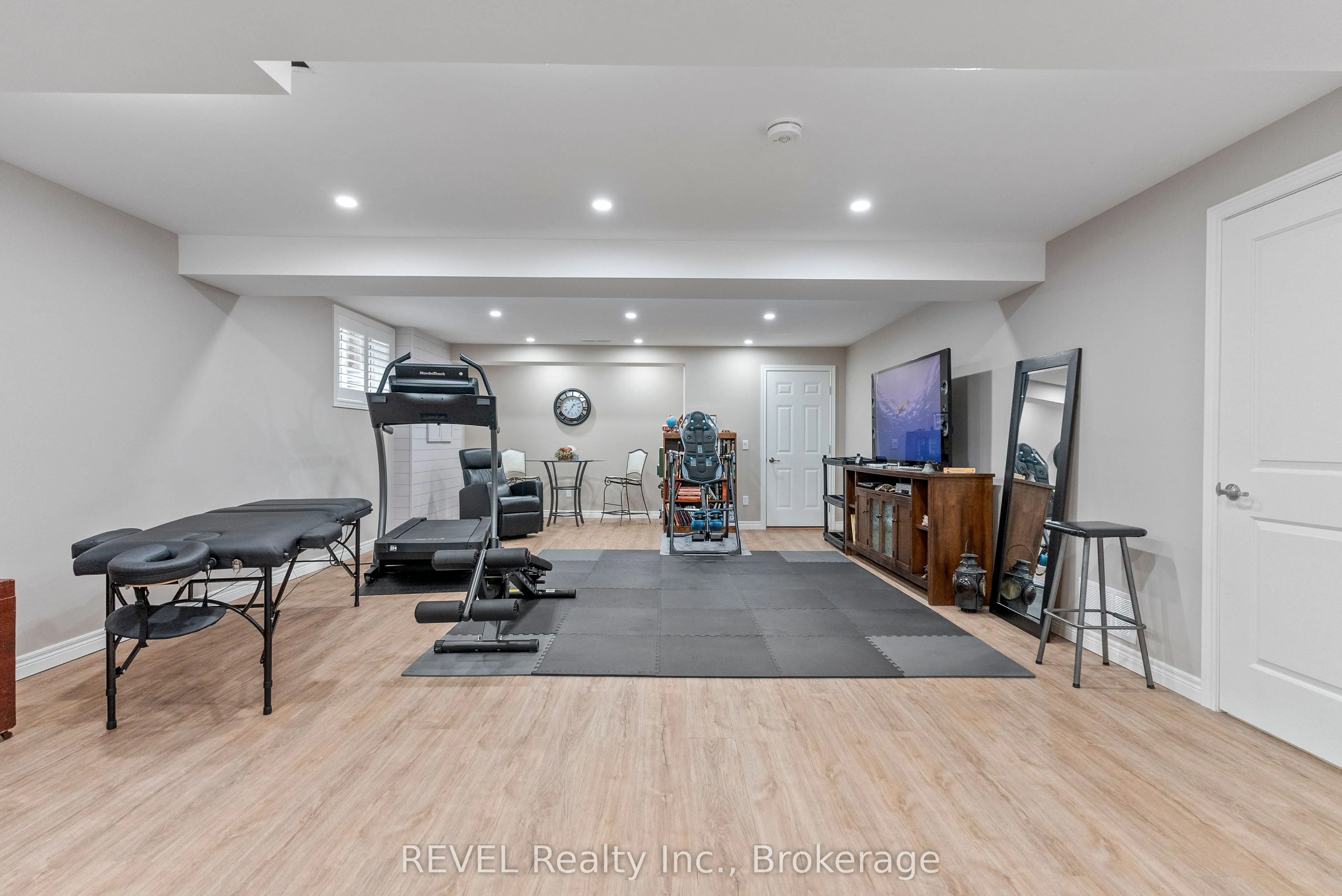 4 TULIP TREE Road