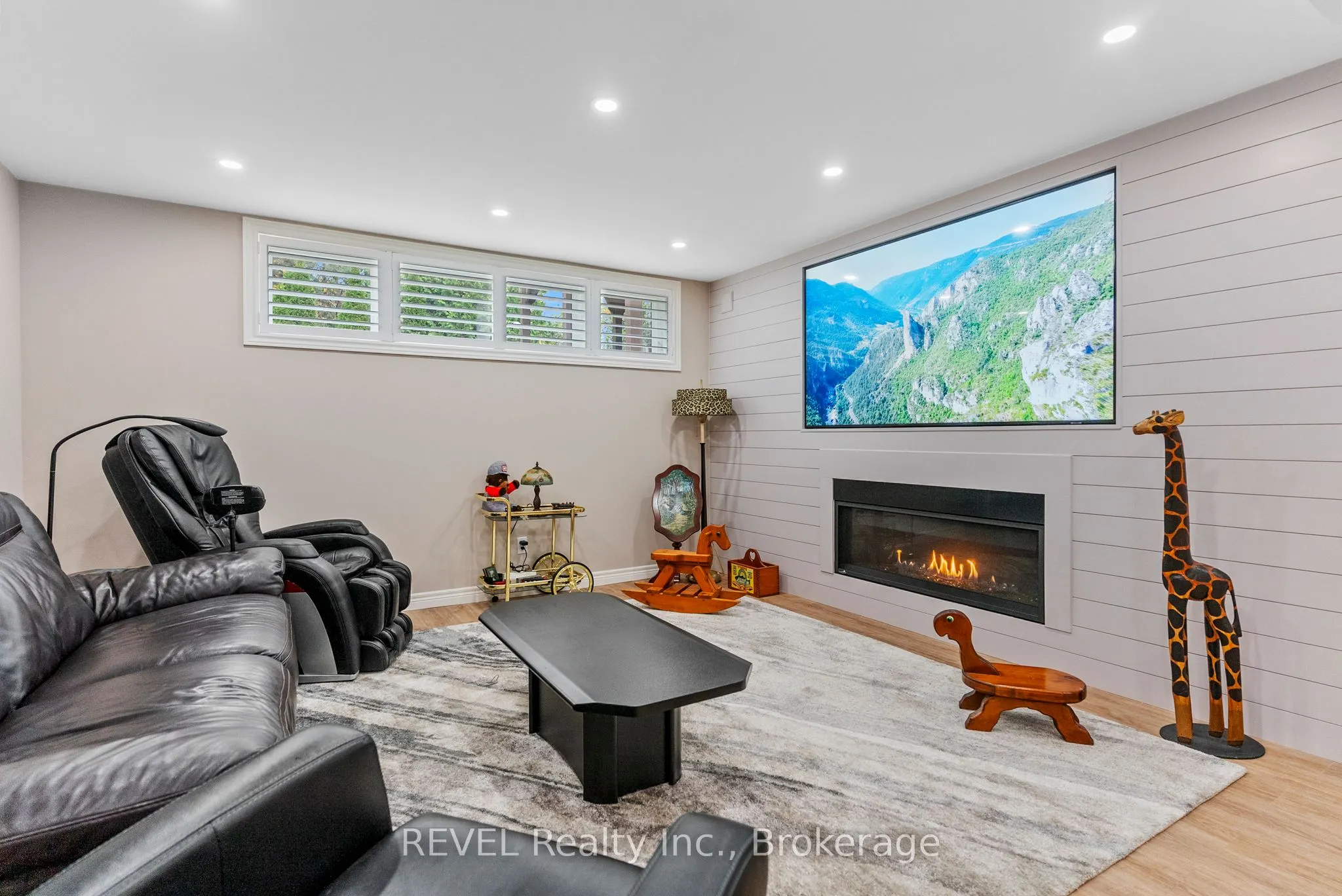 4 TULIP TREE Road