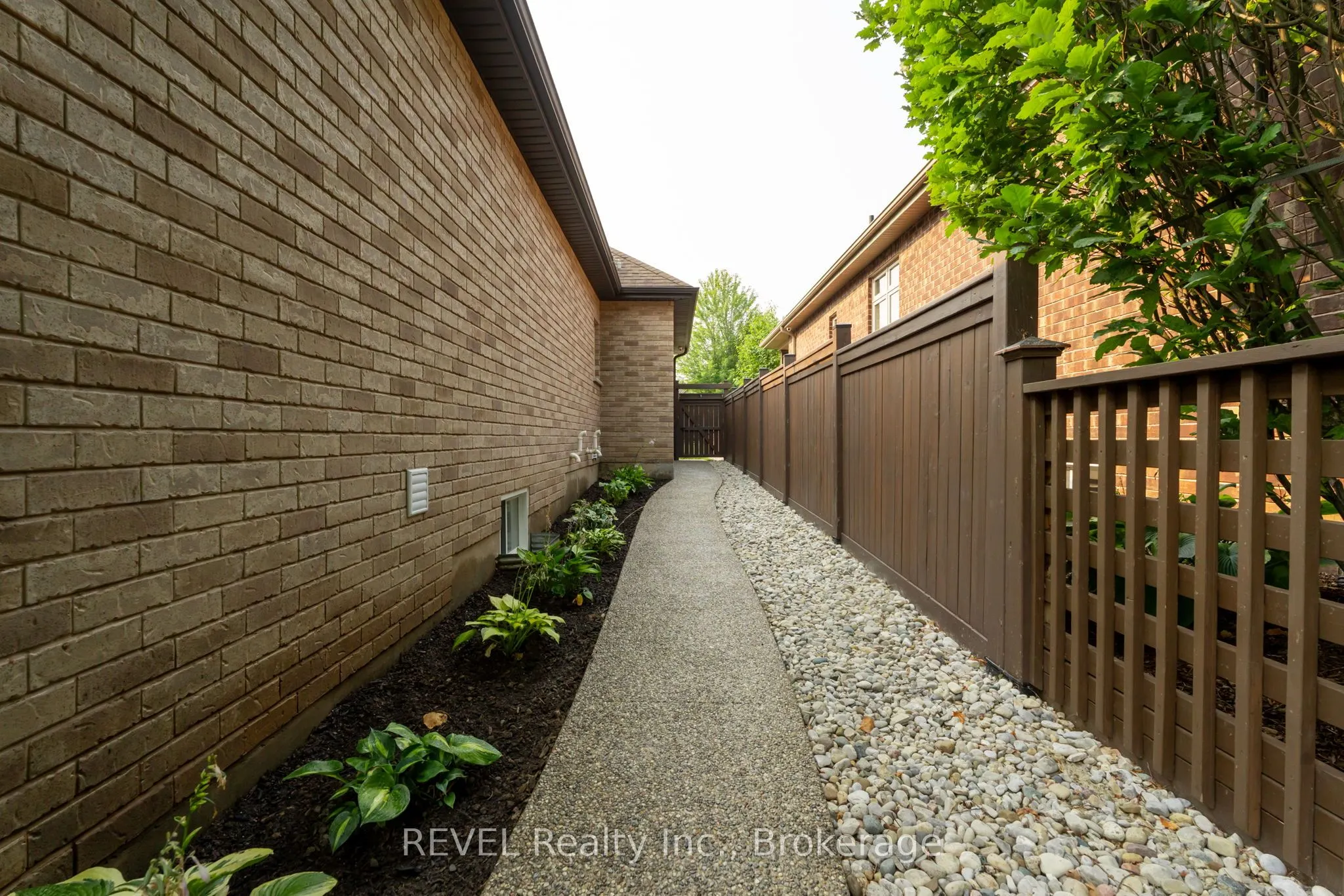 4 TULIP TREE Road