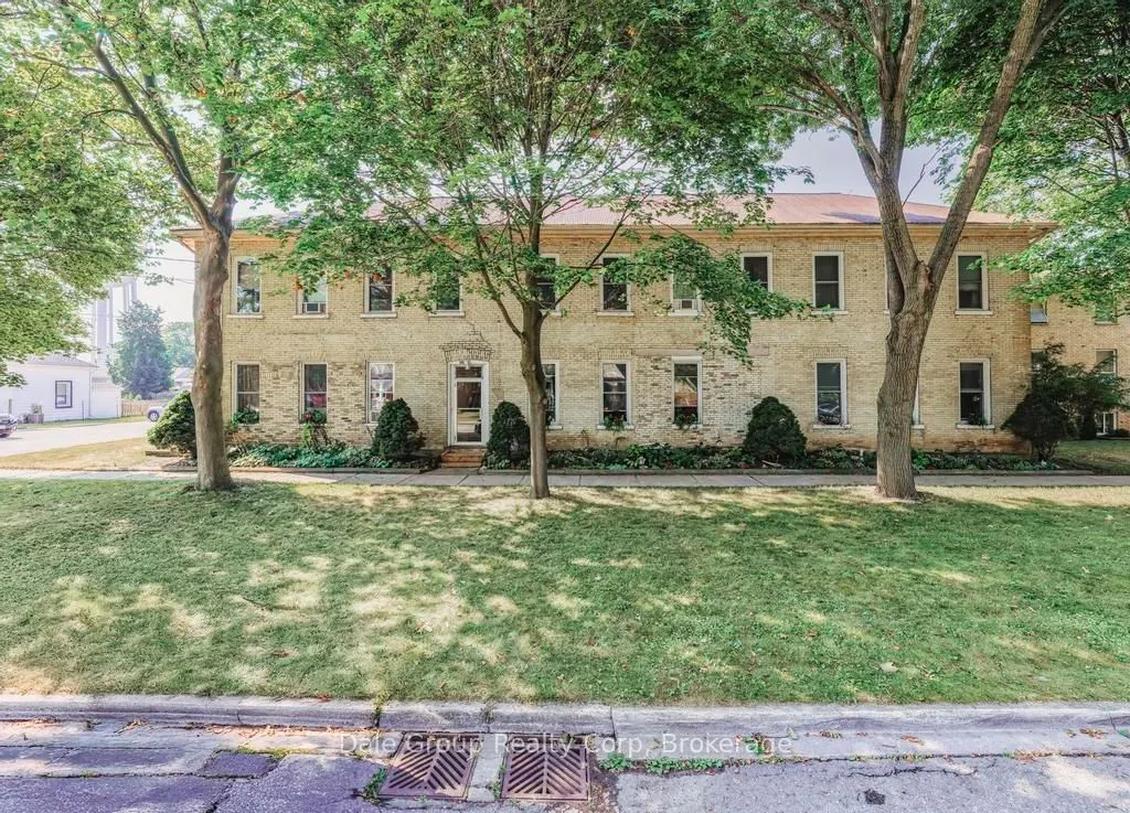 184 East Street E