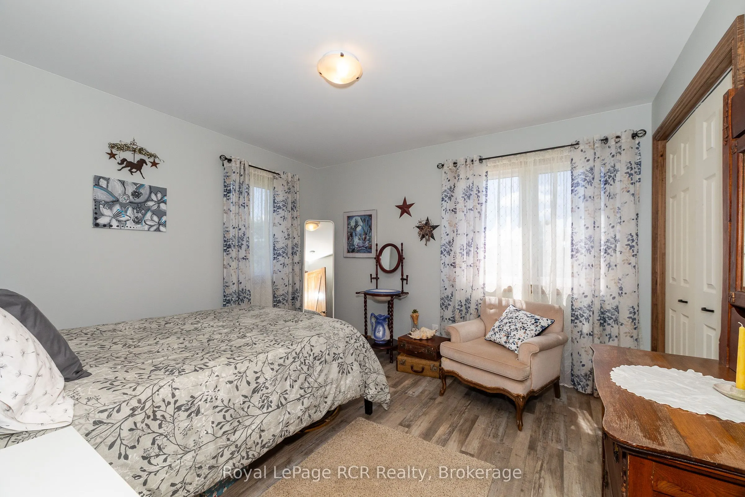 742654 Sideroad 4 B