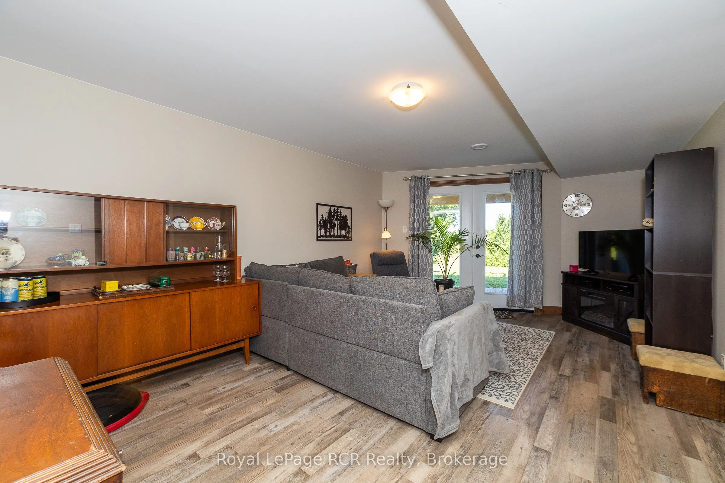 742654 Sideroad 4 B