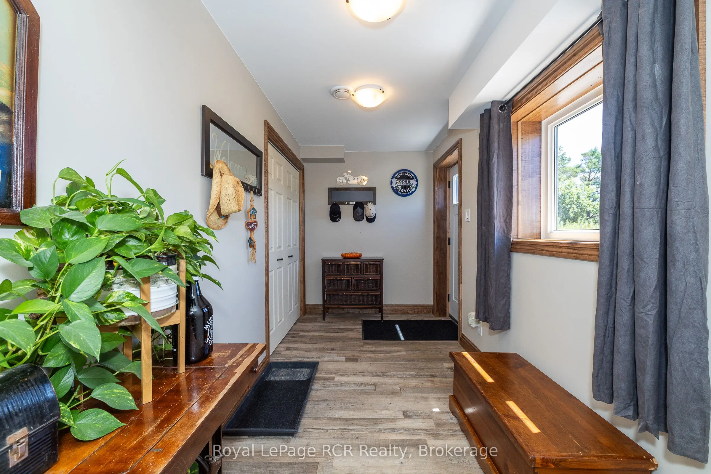 742654 Sideroad 4 B
