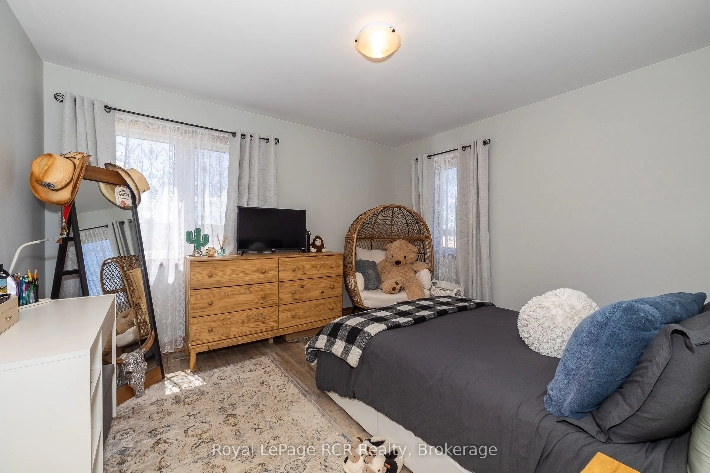 742654 Sideroad 4 B
