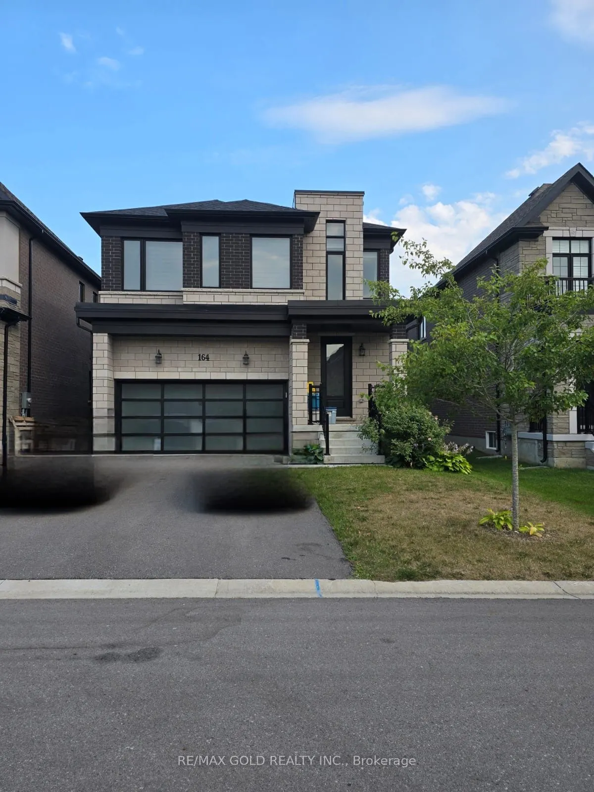 164 Silverwood Crescent