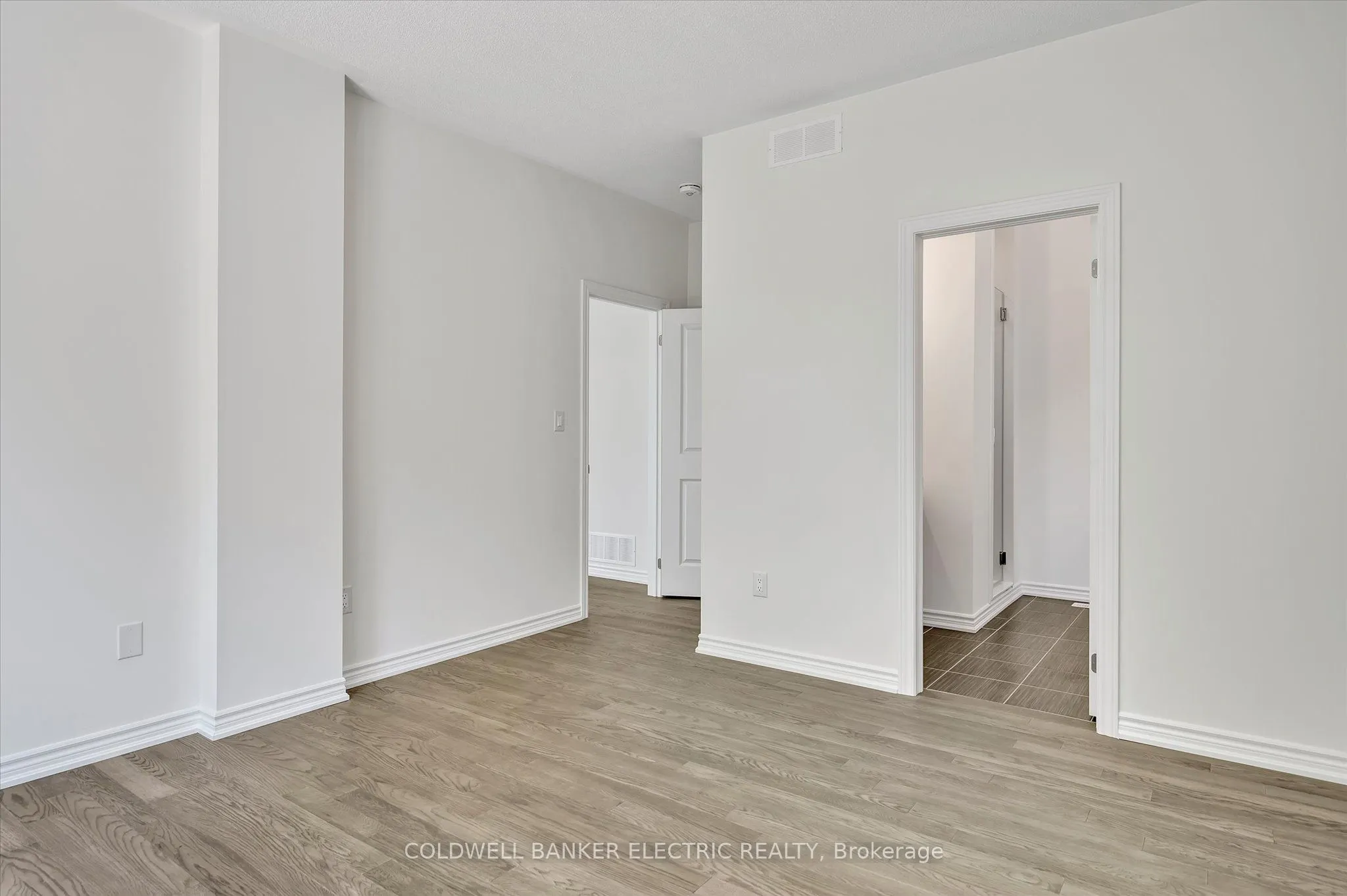 3 Hillcroft Way