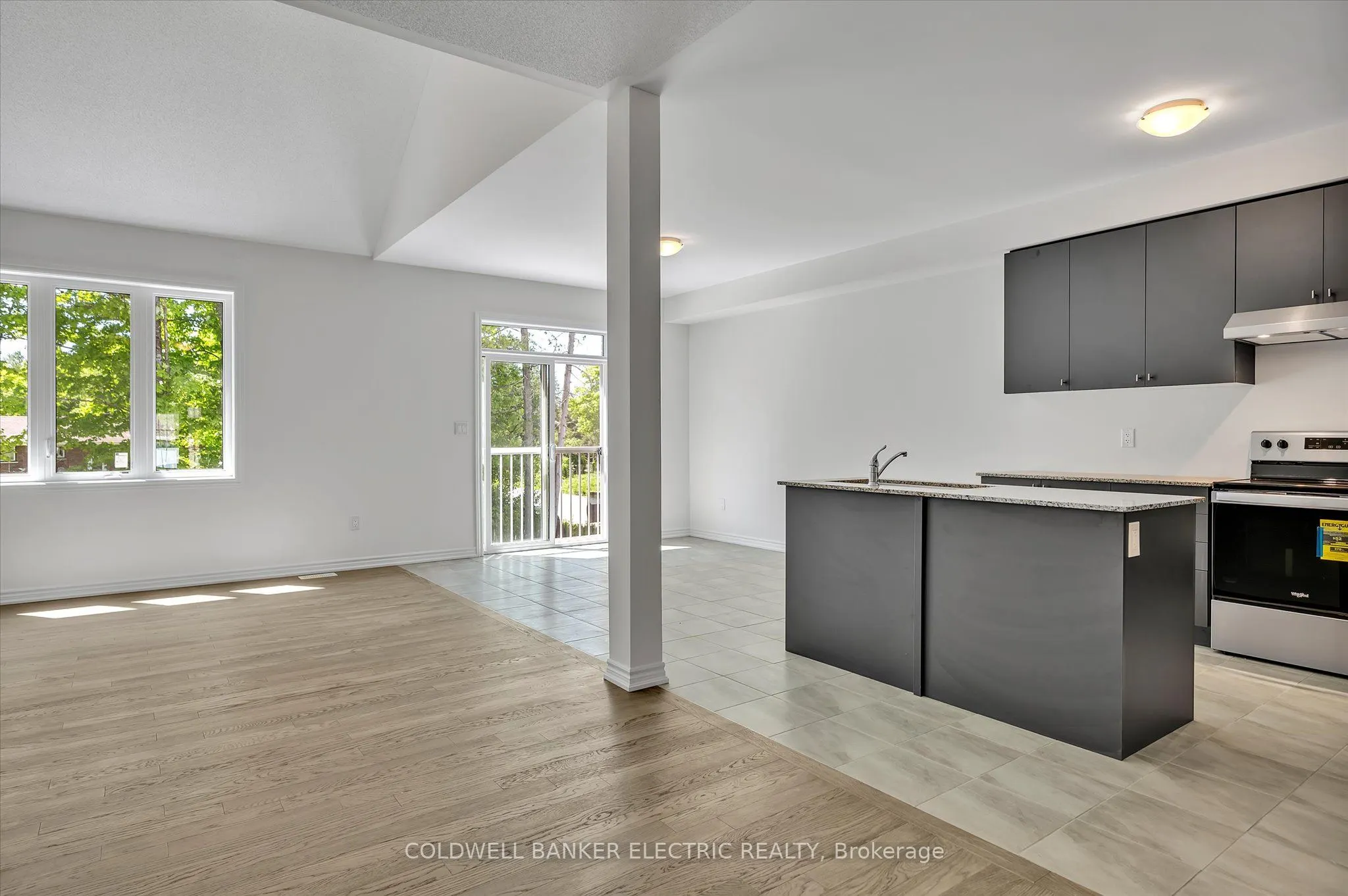 3 Hillcroft Way