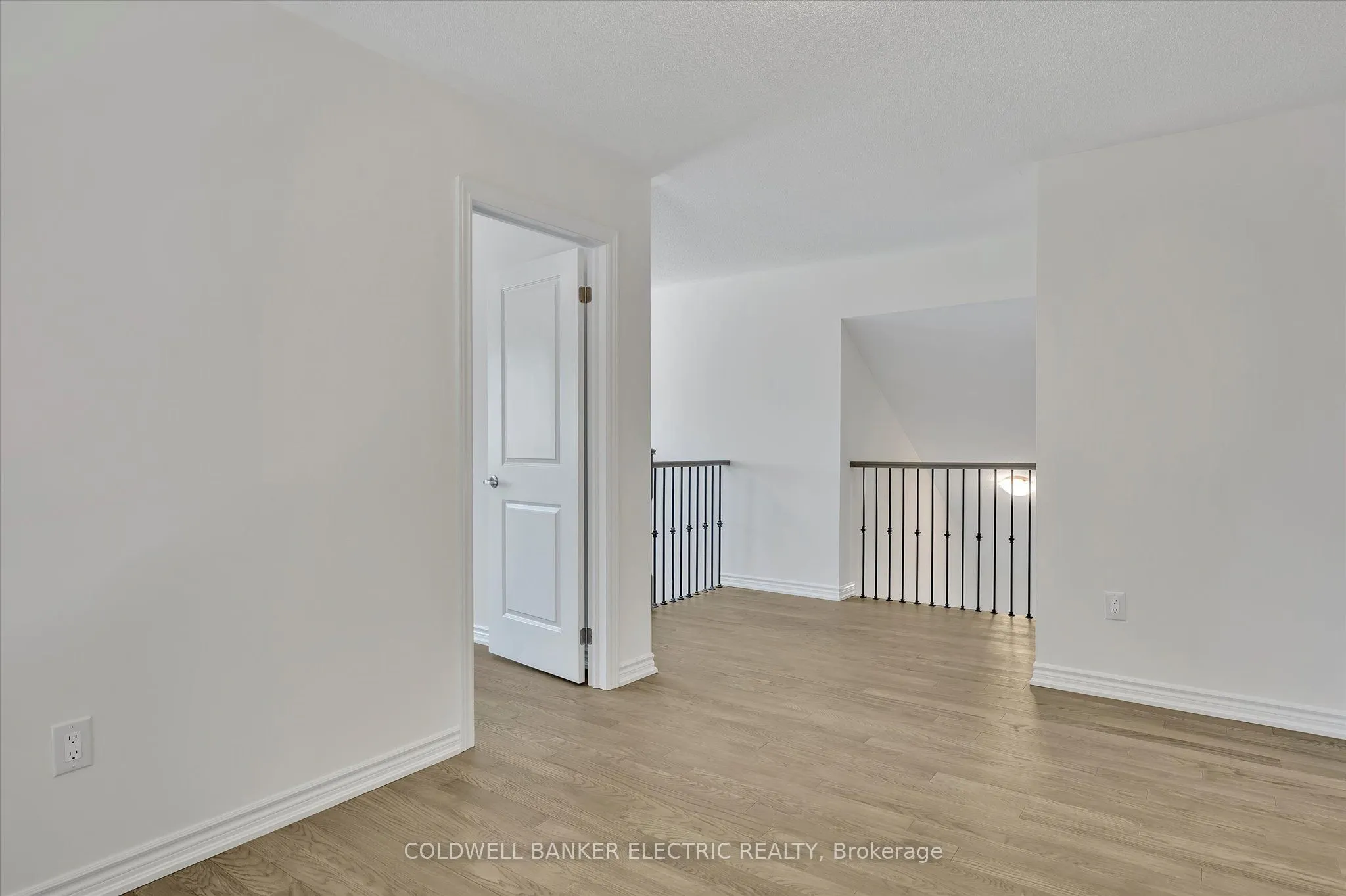3 Hillcroft Way