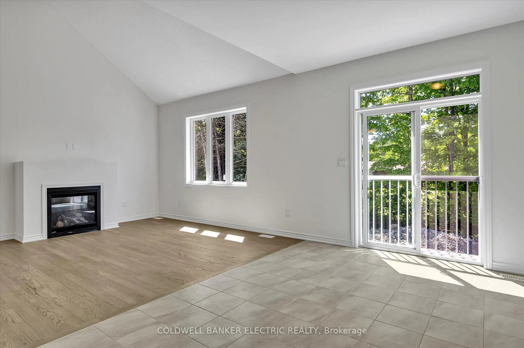 3 Hillcroft Way
