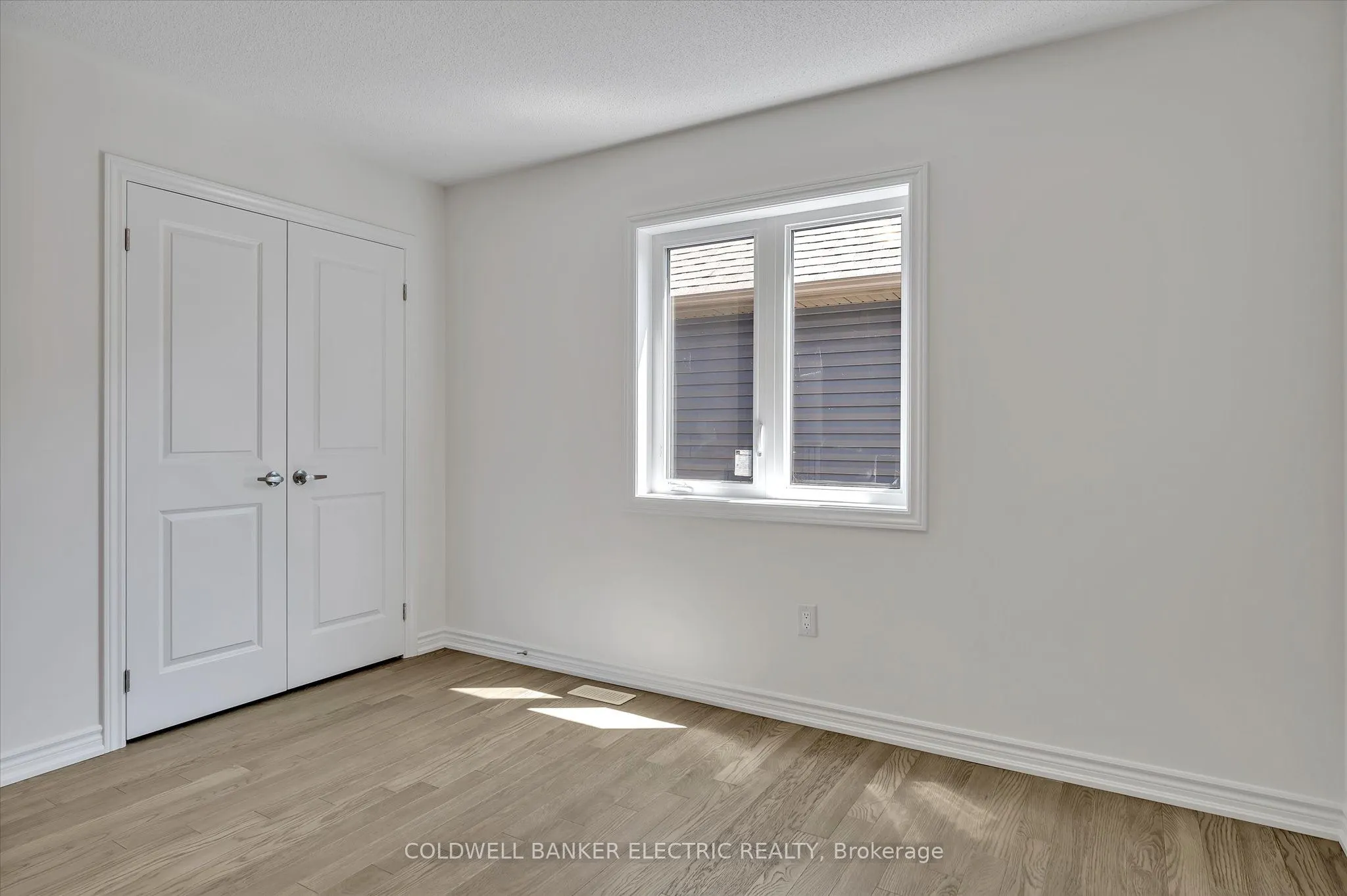 3 Hillcroft Way