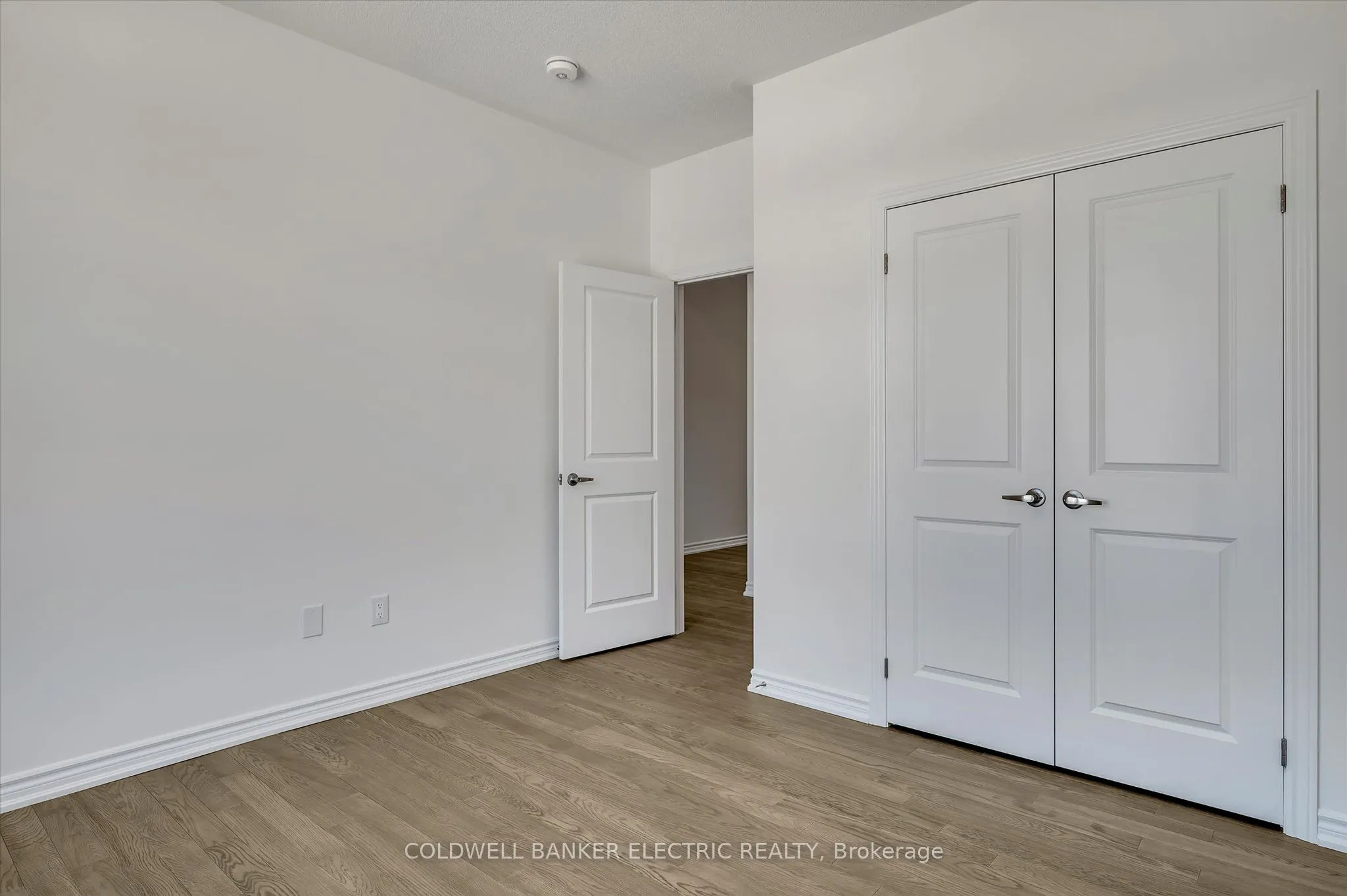 3 Hillcroft Way