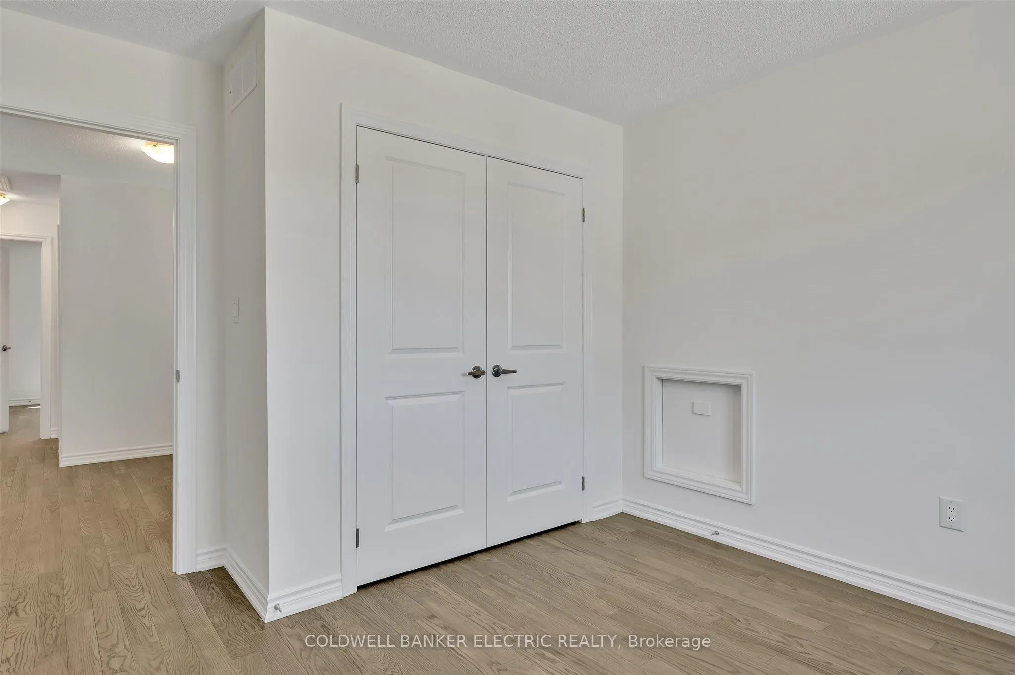 3 Hillcroft Way