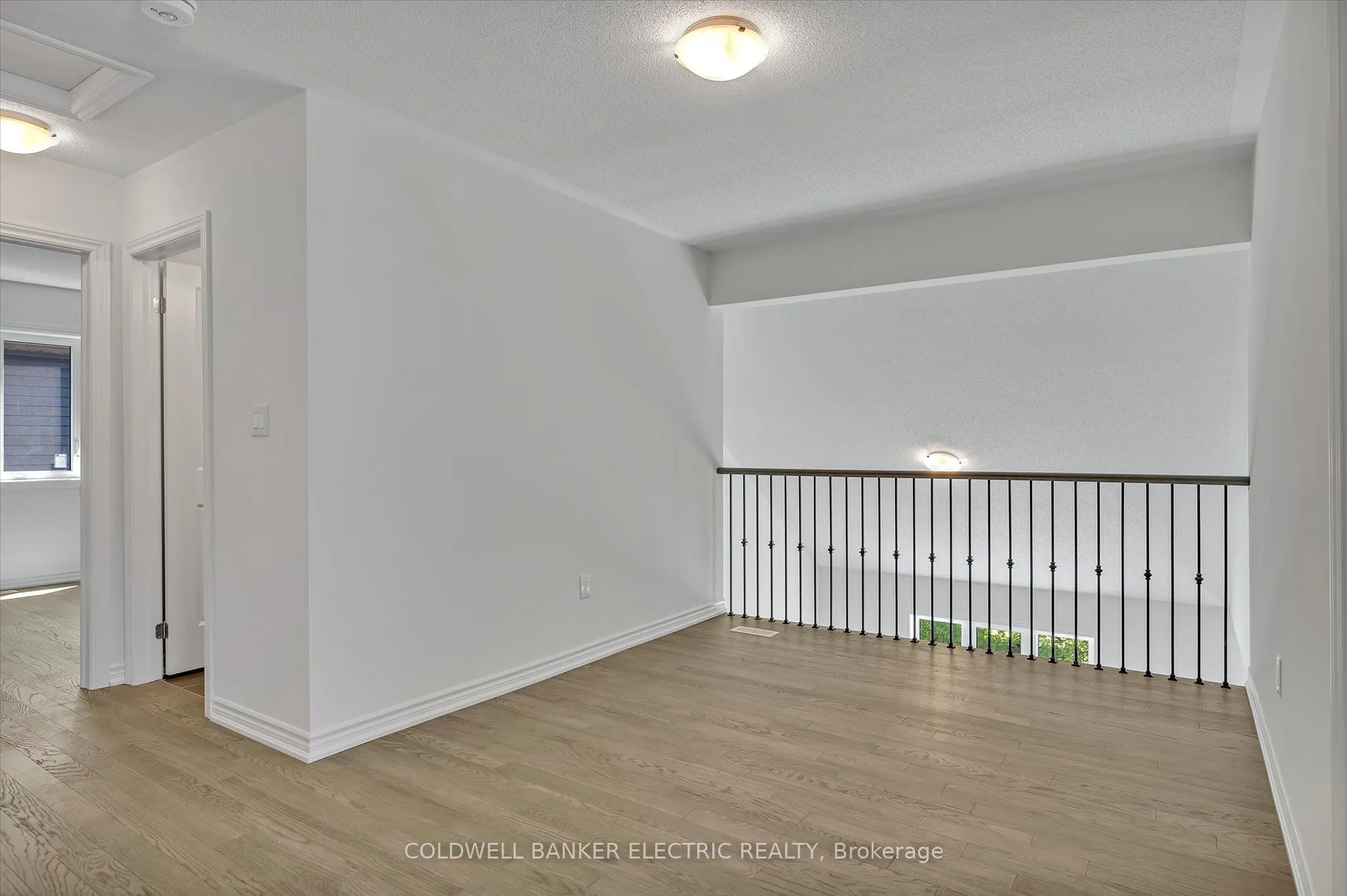3 Hillcroft Way