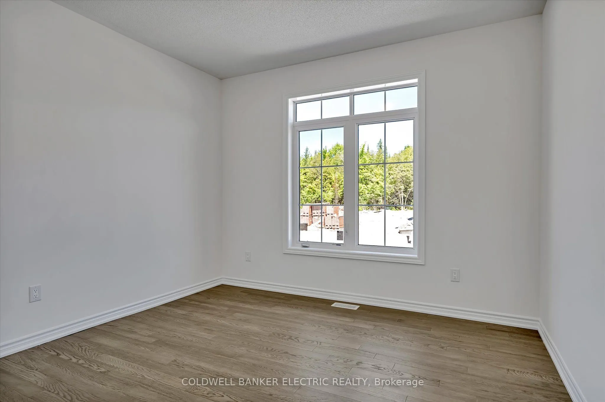 3 Hillcroft Way