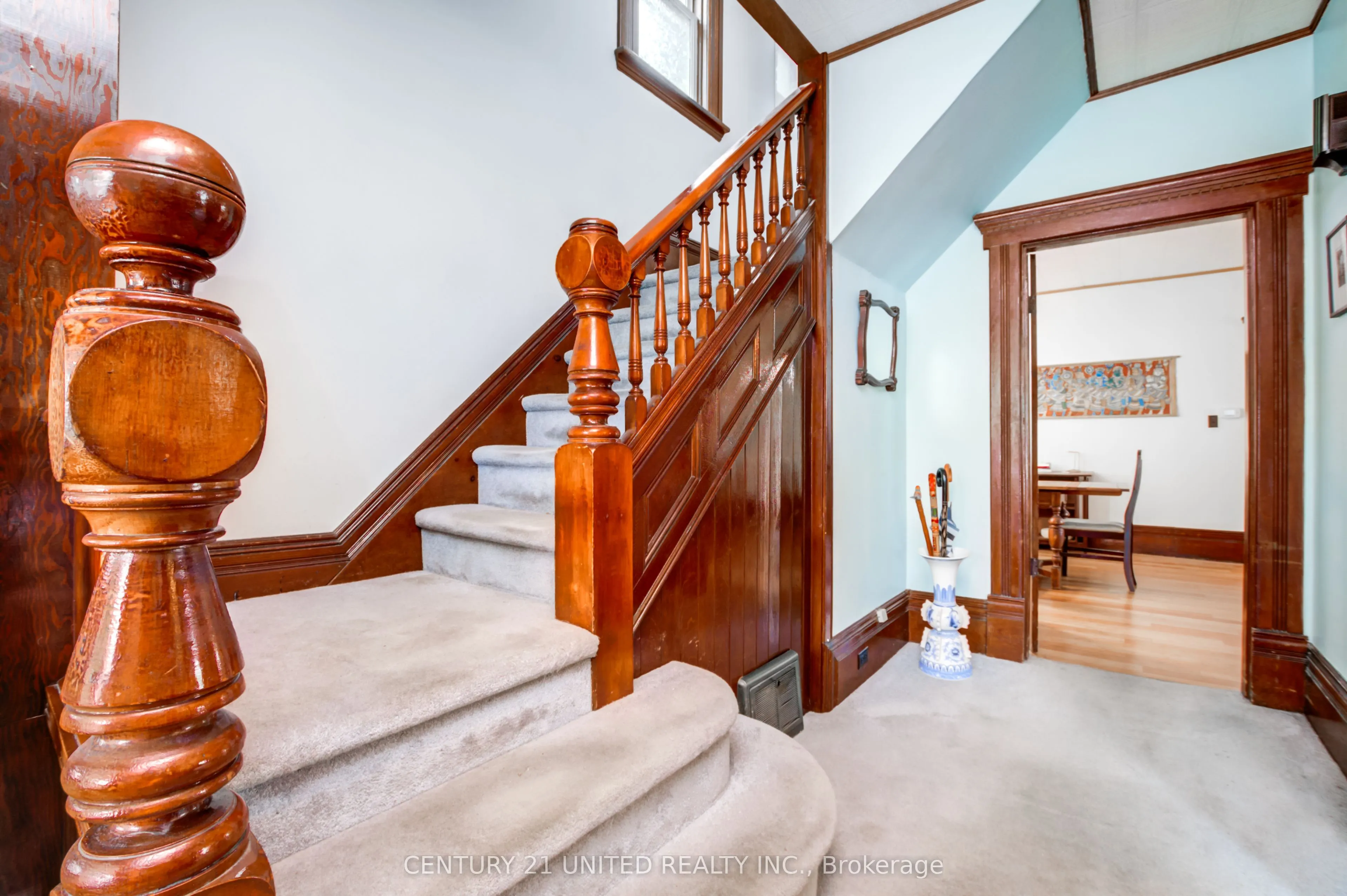 47 Pellissier Street S
