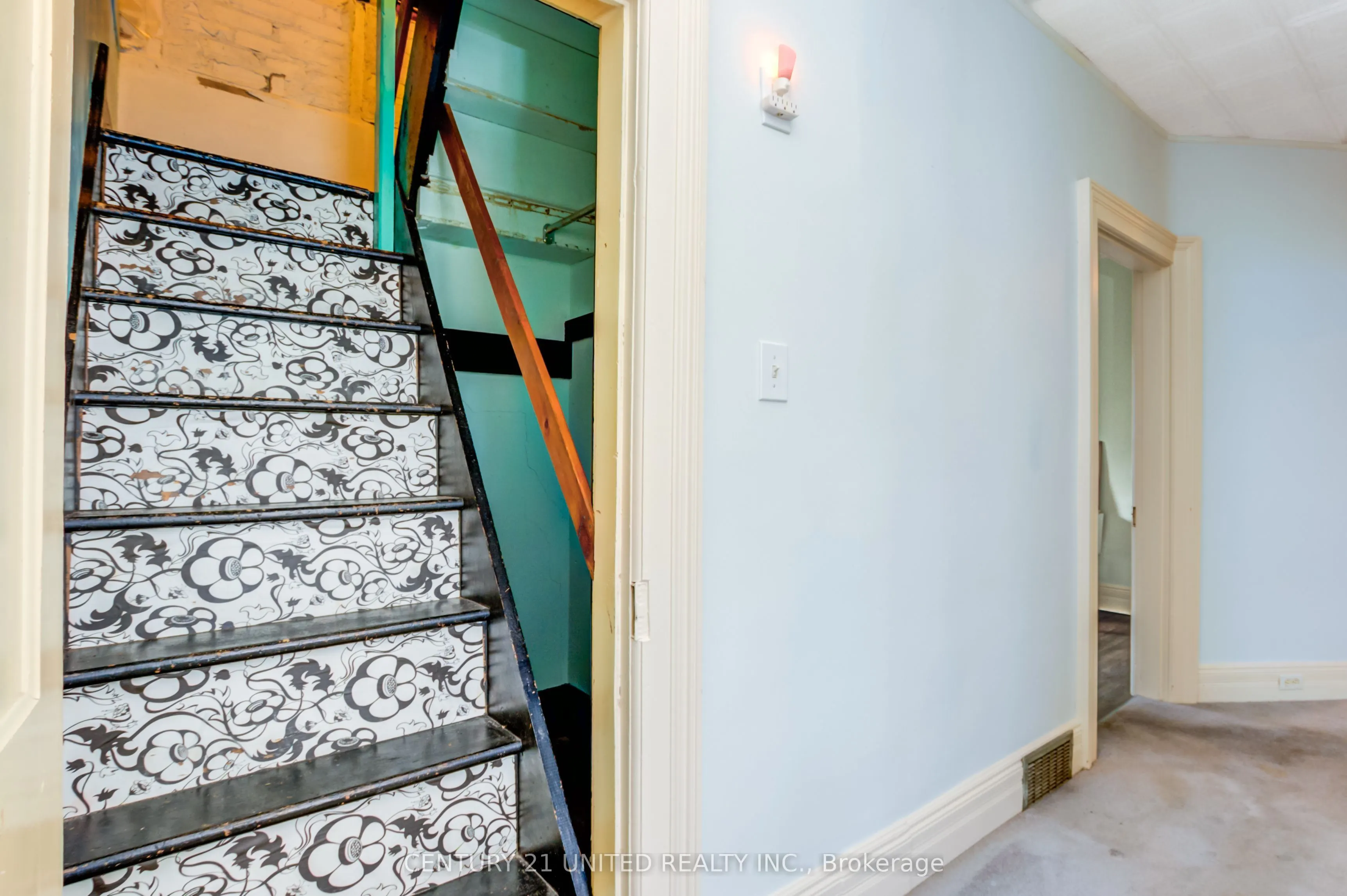 47 Pellissier Street S