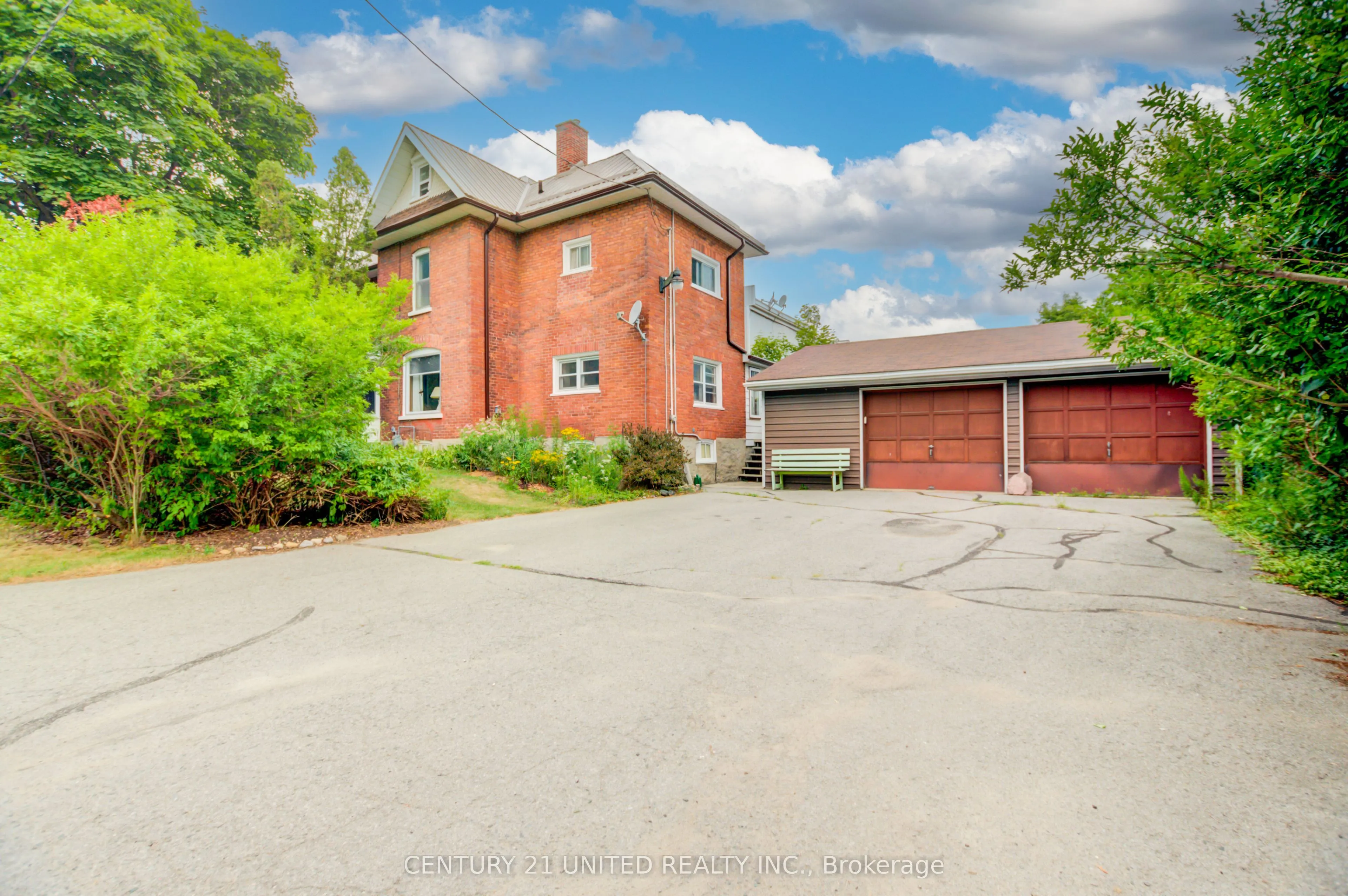 47 Pellissier Street S
