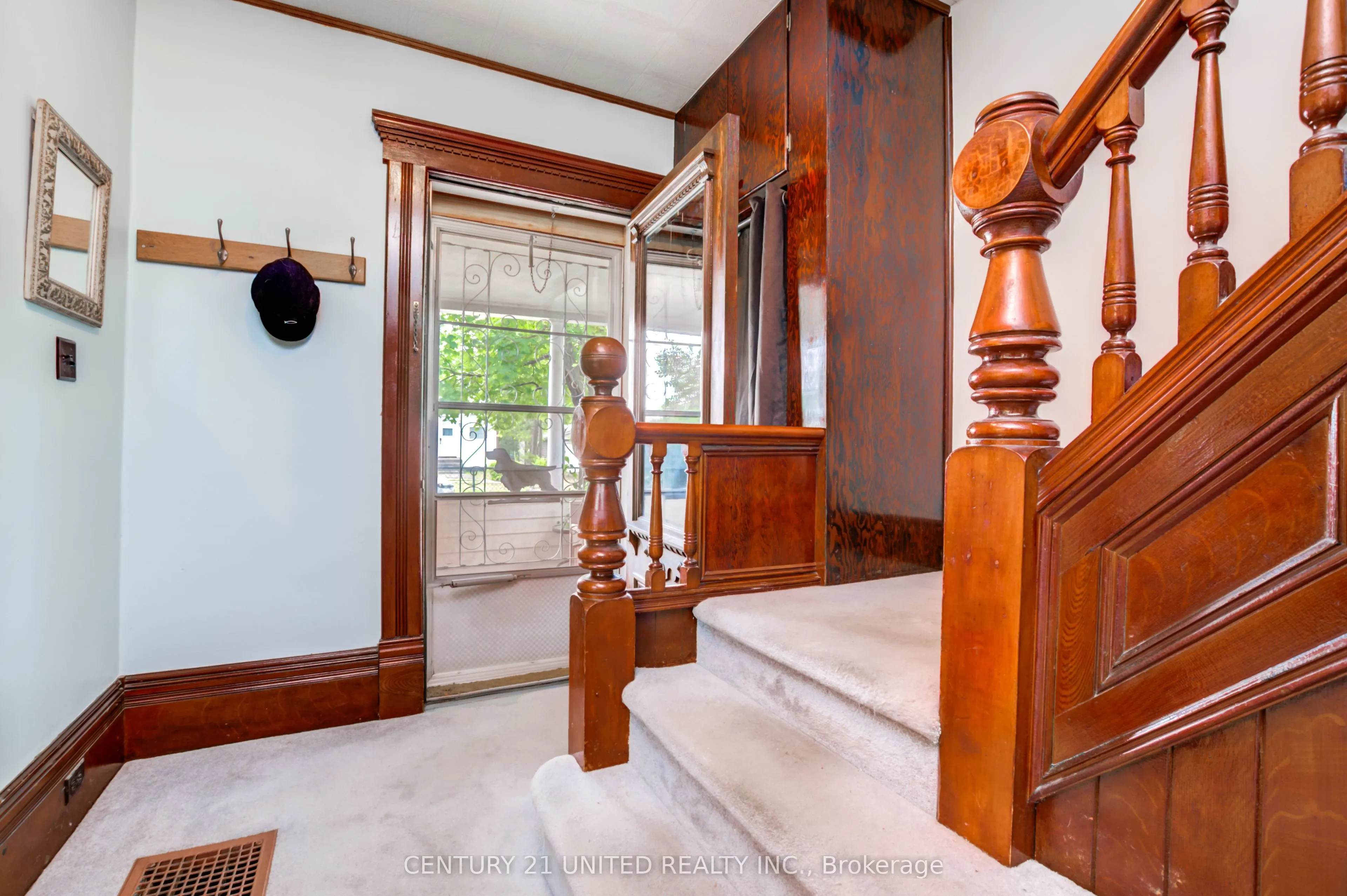 47 Pellissier Street S