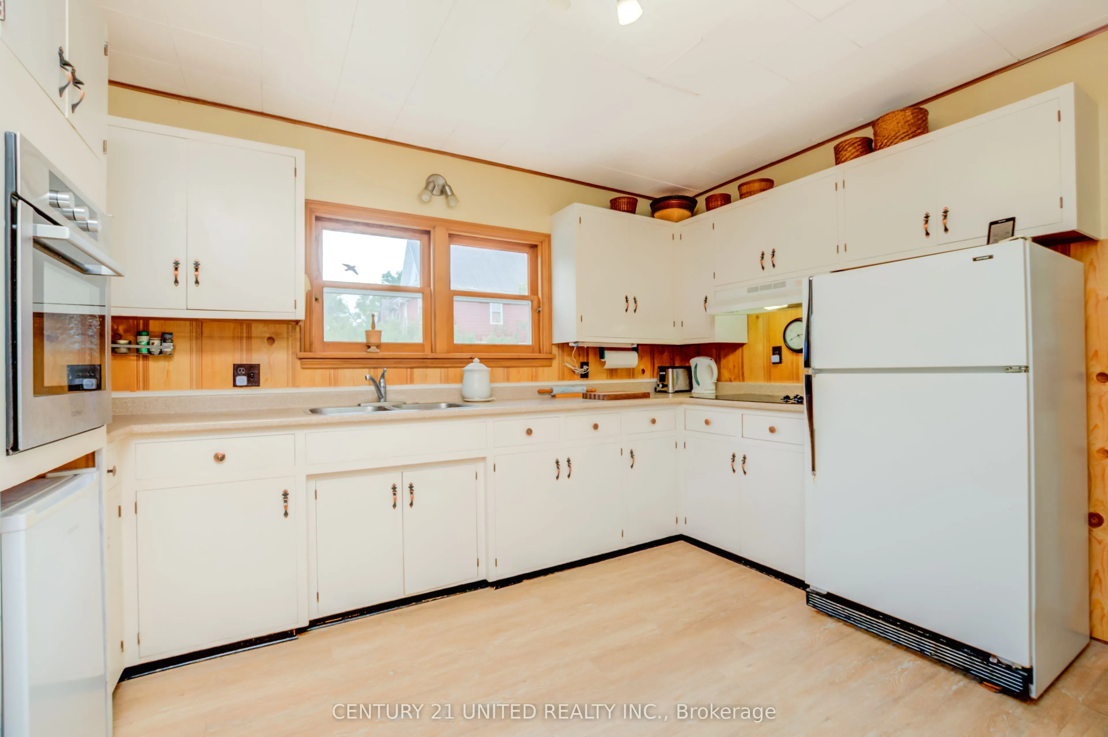 47 Pellissier Street S