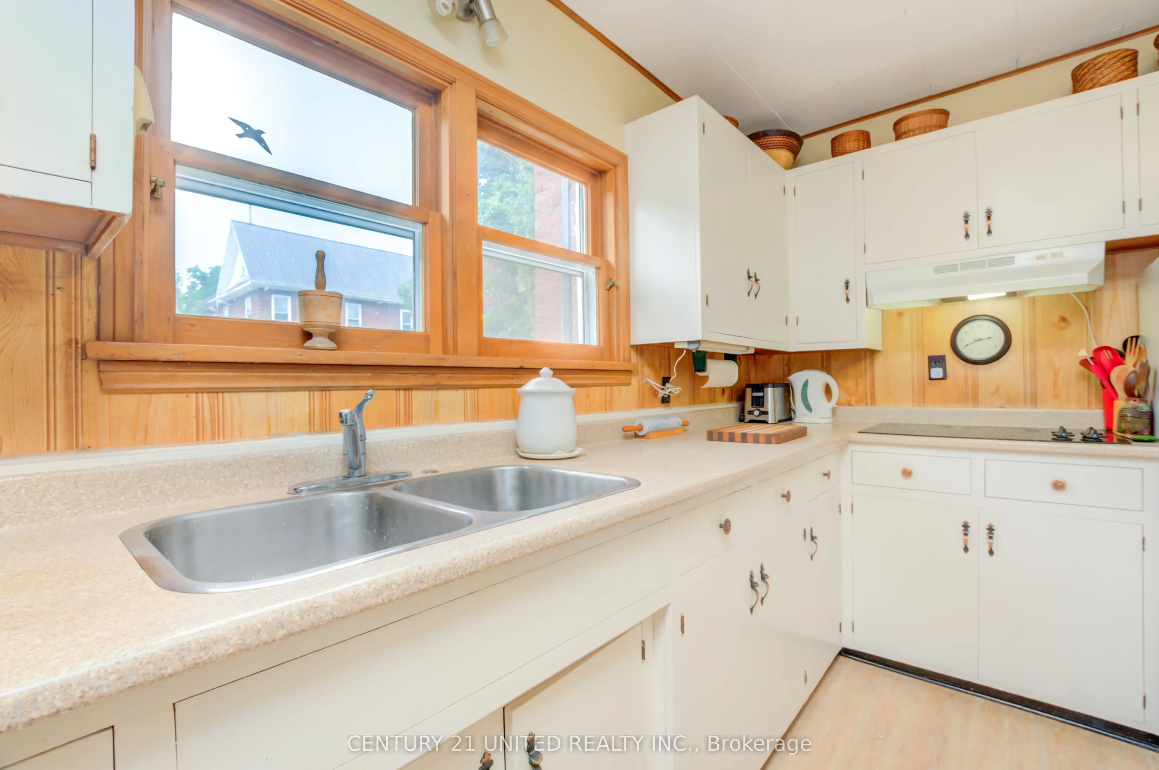 47 Pellissier Street S