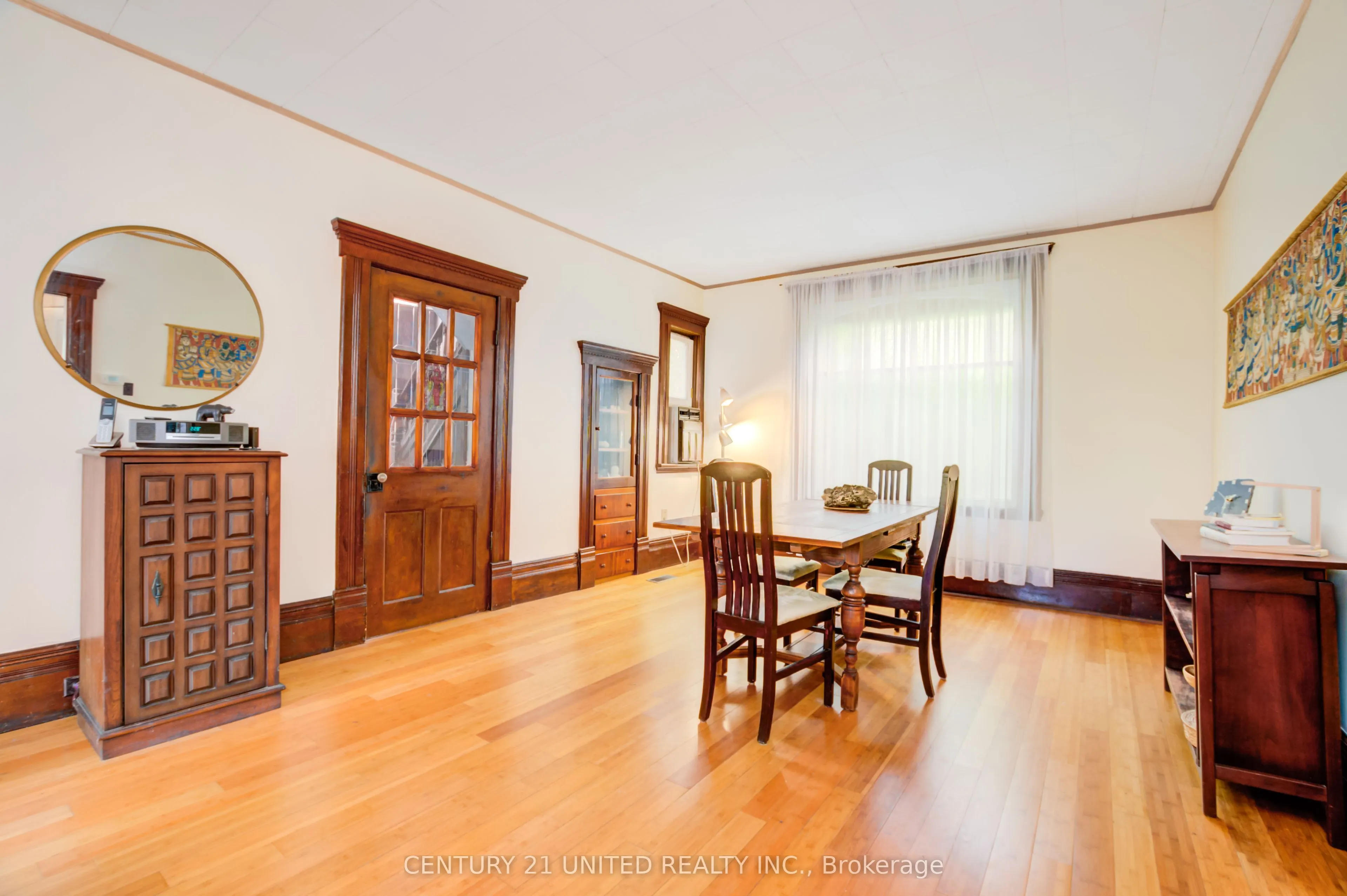 47 Pellissier Street S