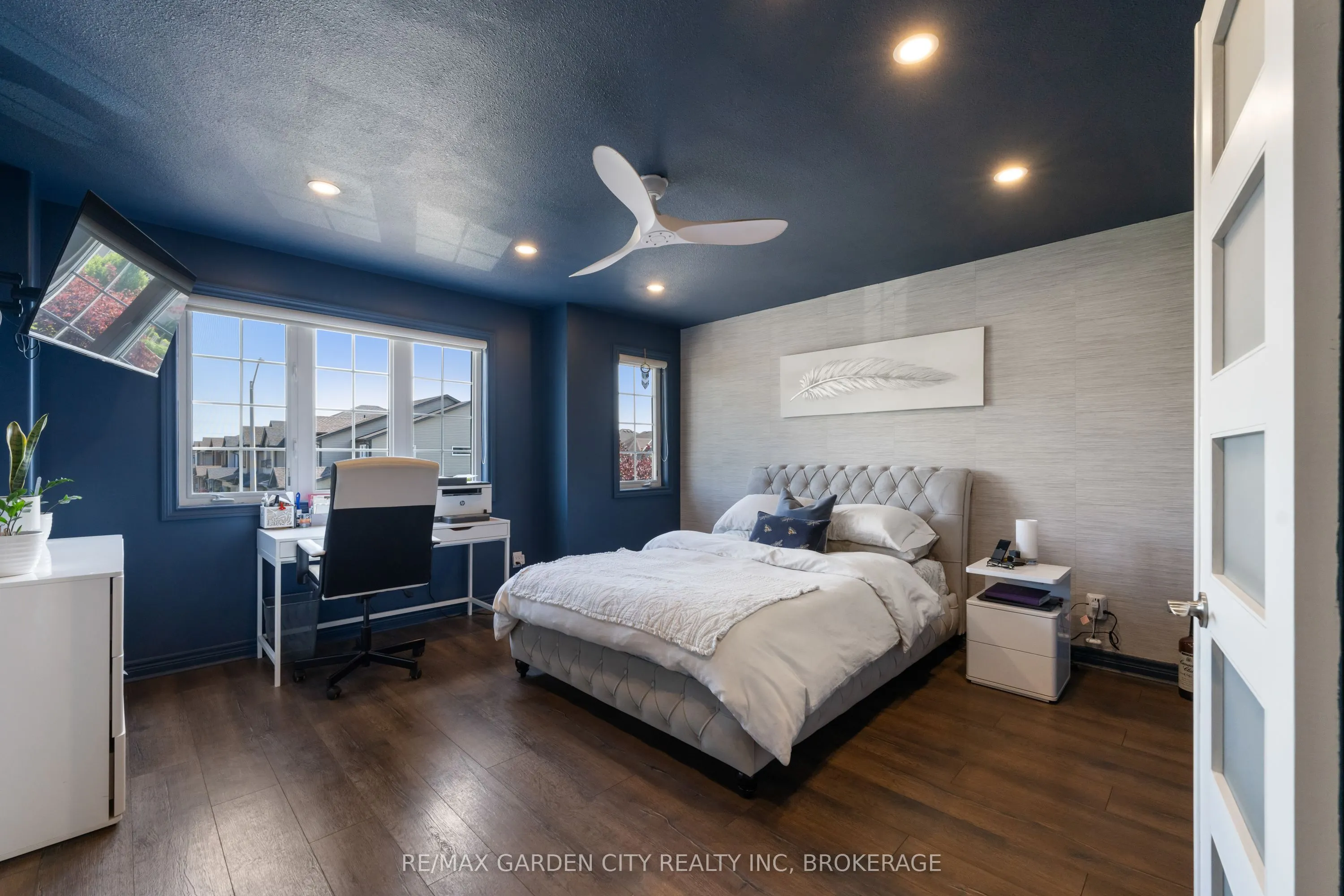 6456 Armelina Crescent