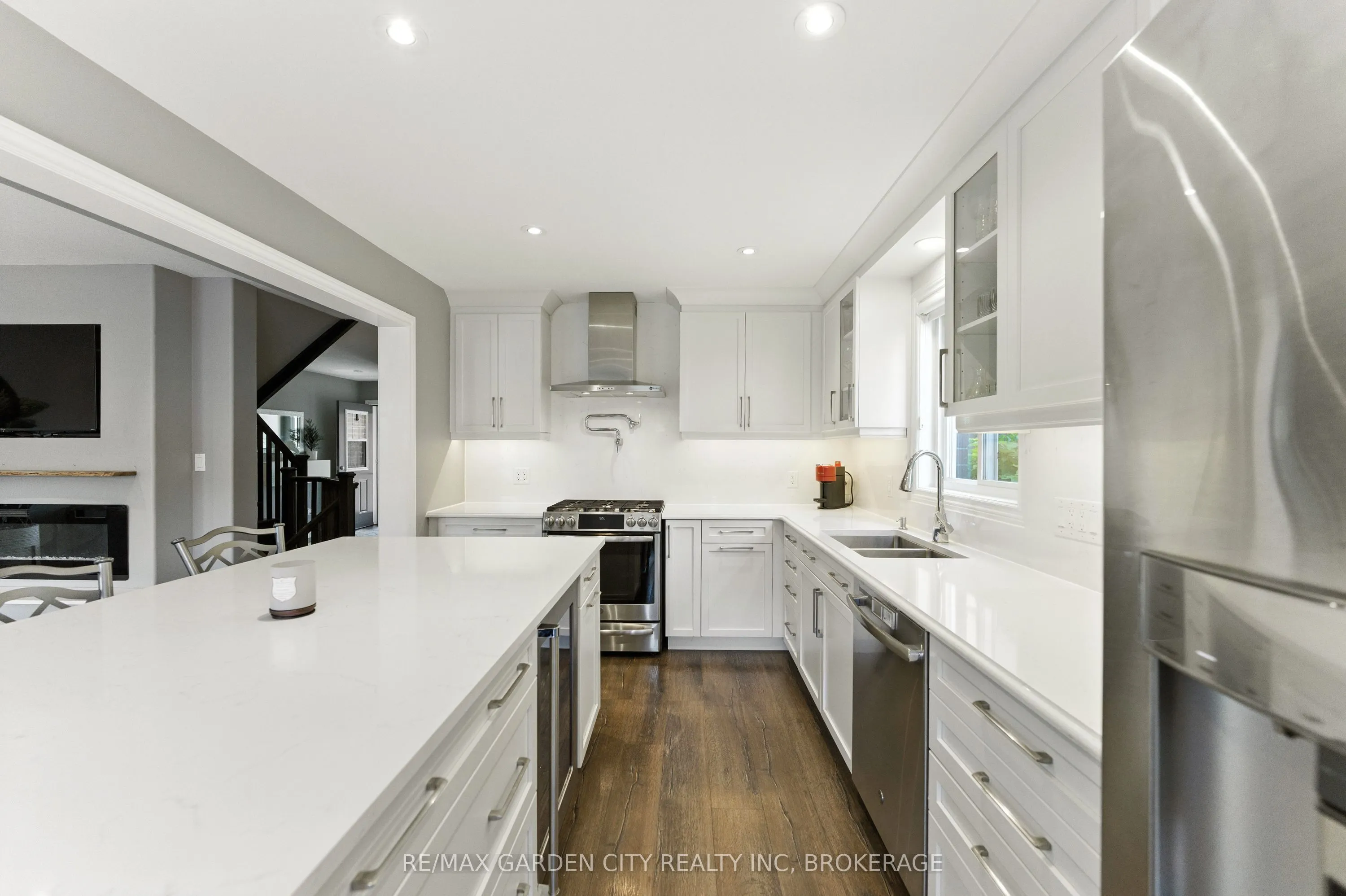 6456 Armelina Crescent