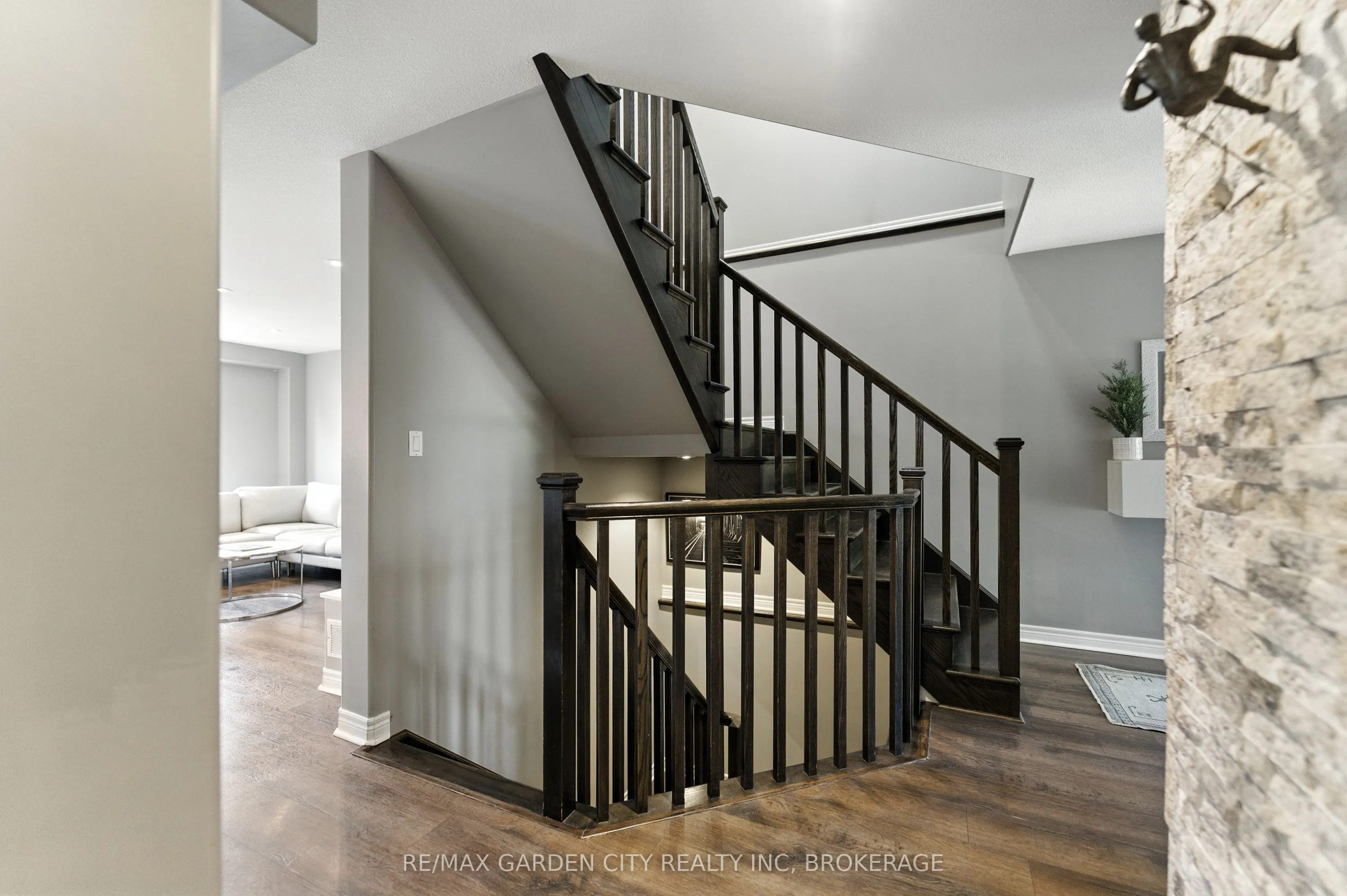 6456 Armelina Crescent