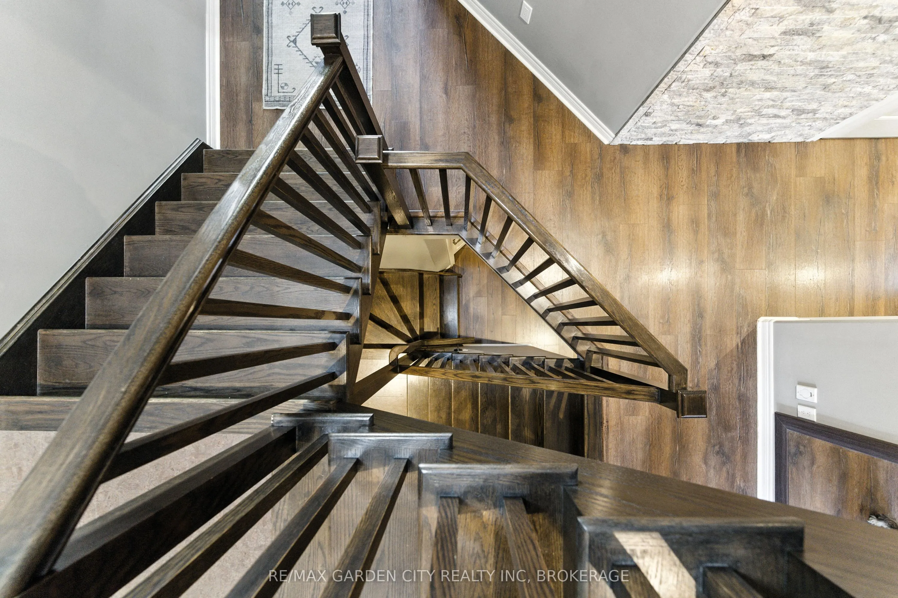 6456 Armelina Crescent