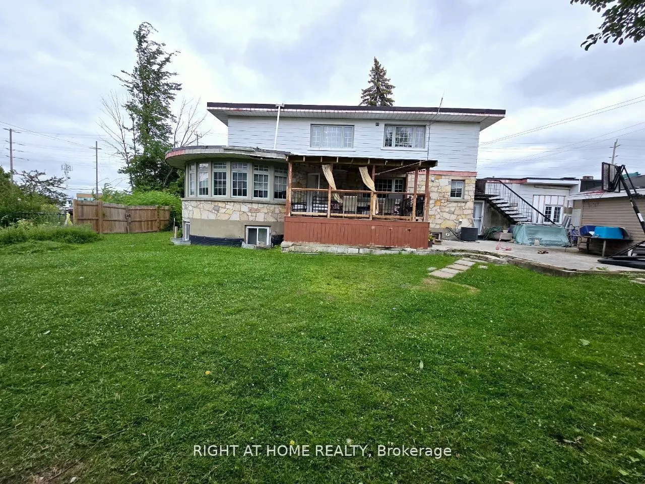 1196 Rainbow Street