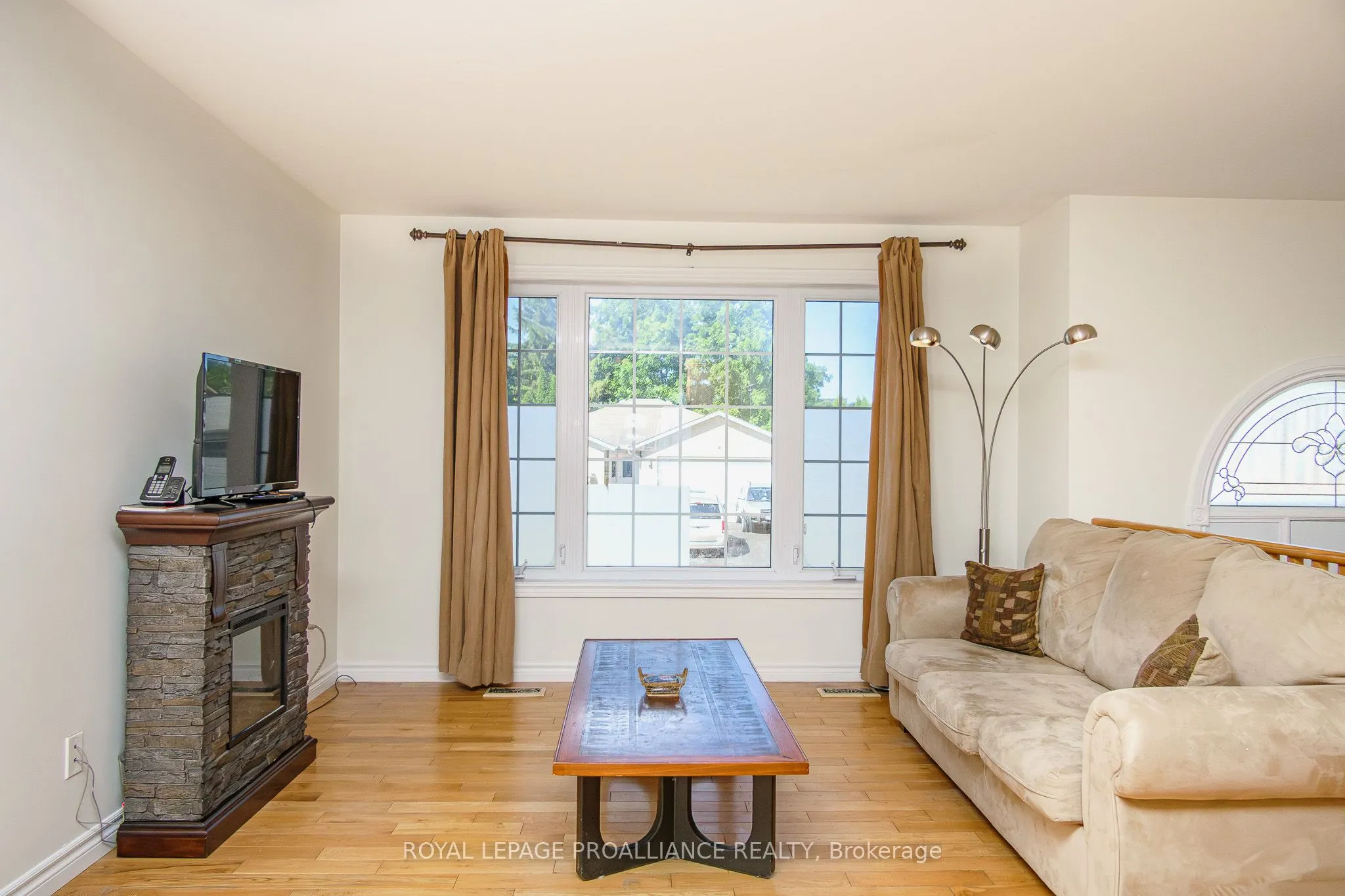 11 Jason Crescent