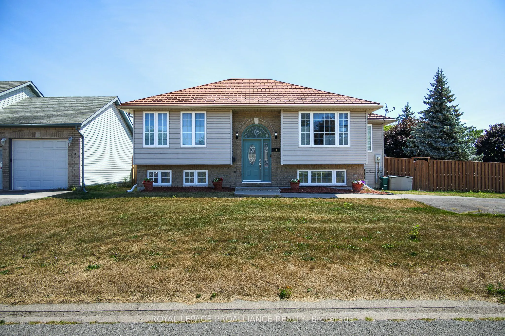 11 Jason Crescent