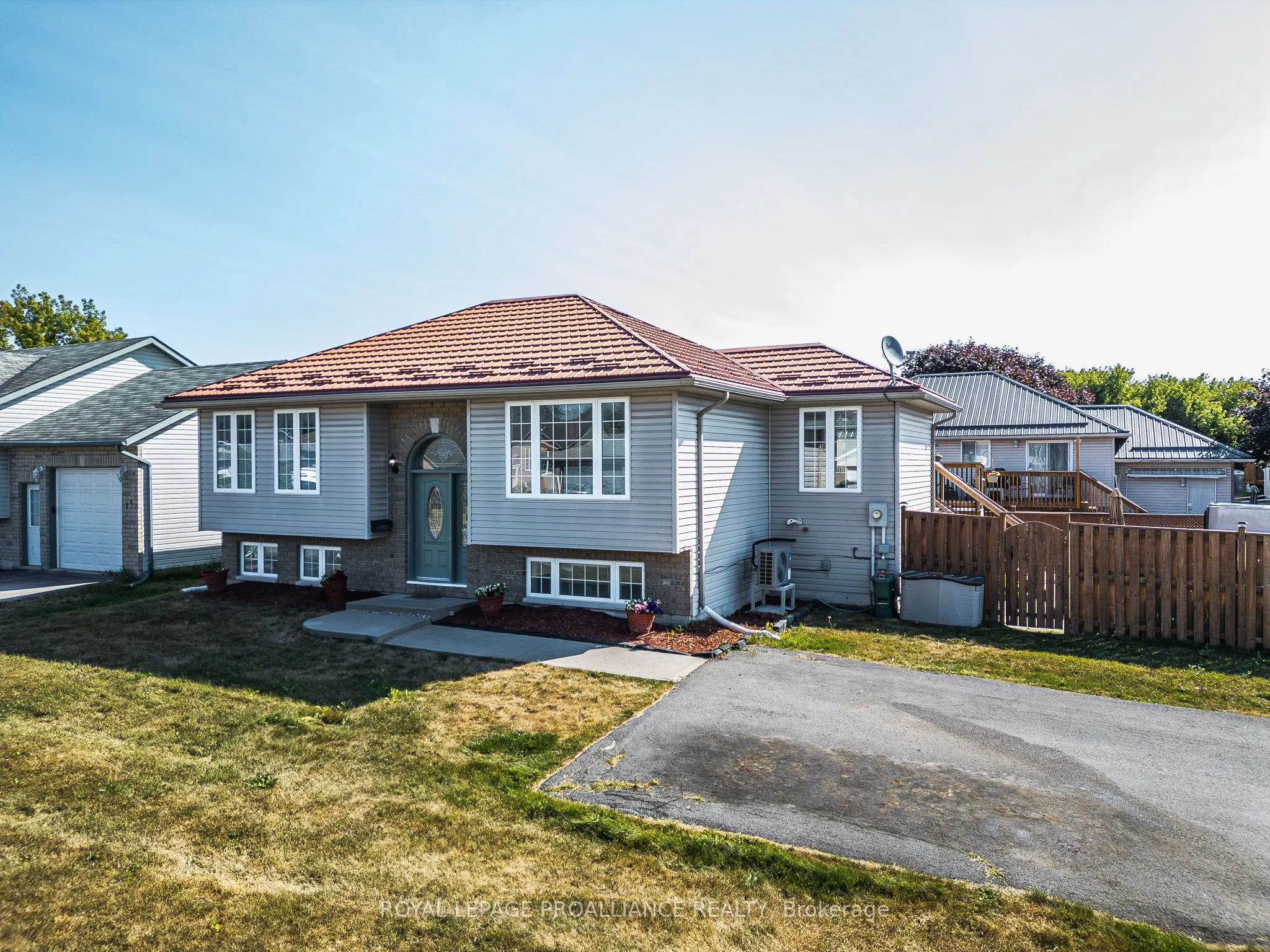 11 Jason Crescent