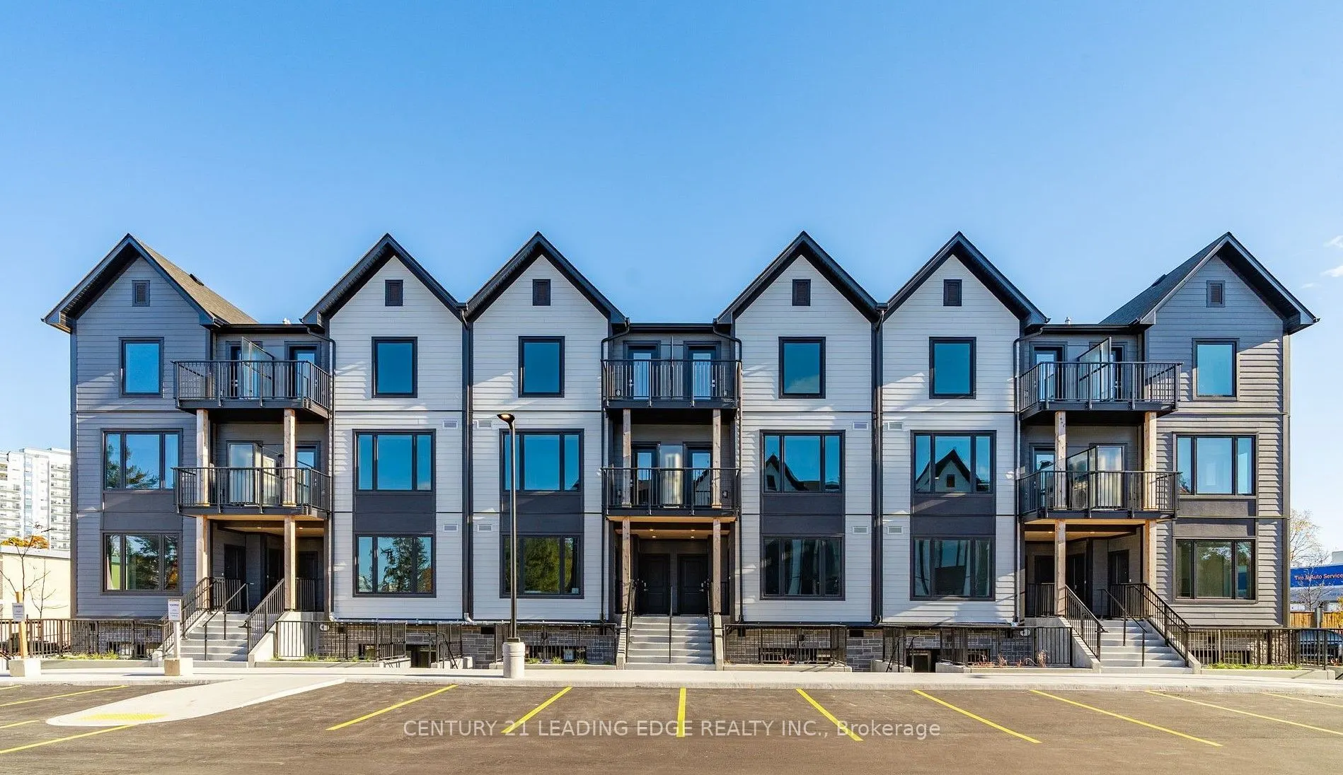 708 Woolwich Street, #305