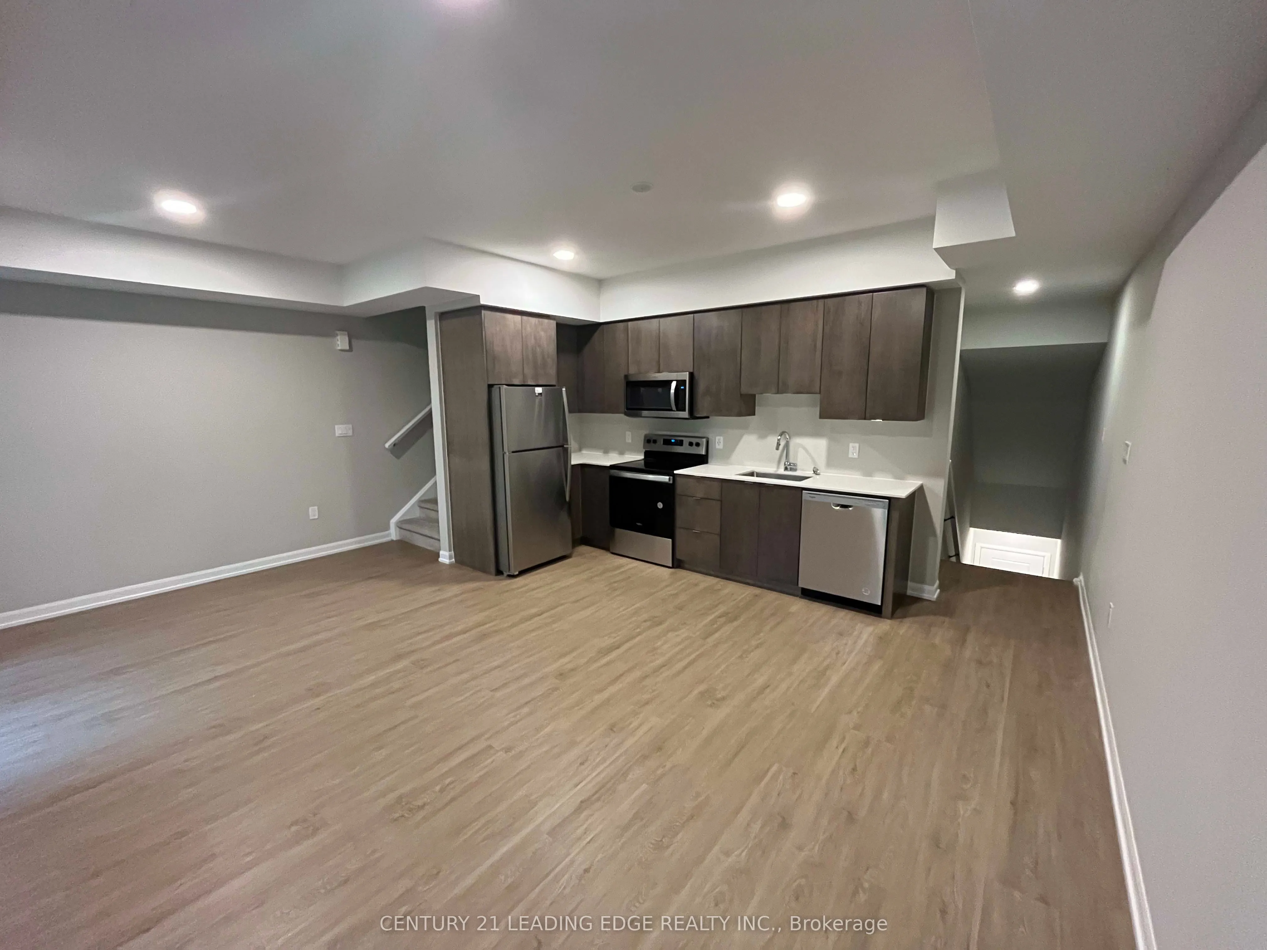 708 Woolwich Street, #305