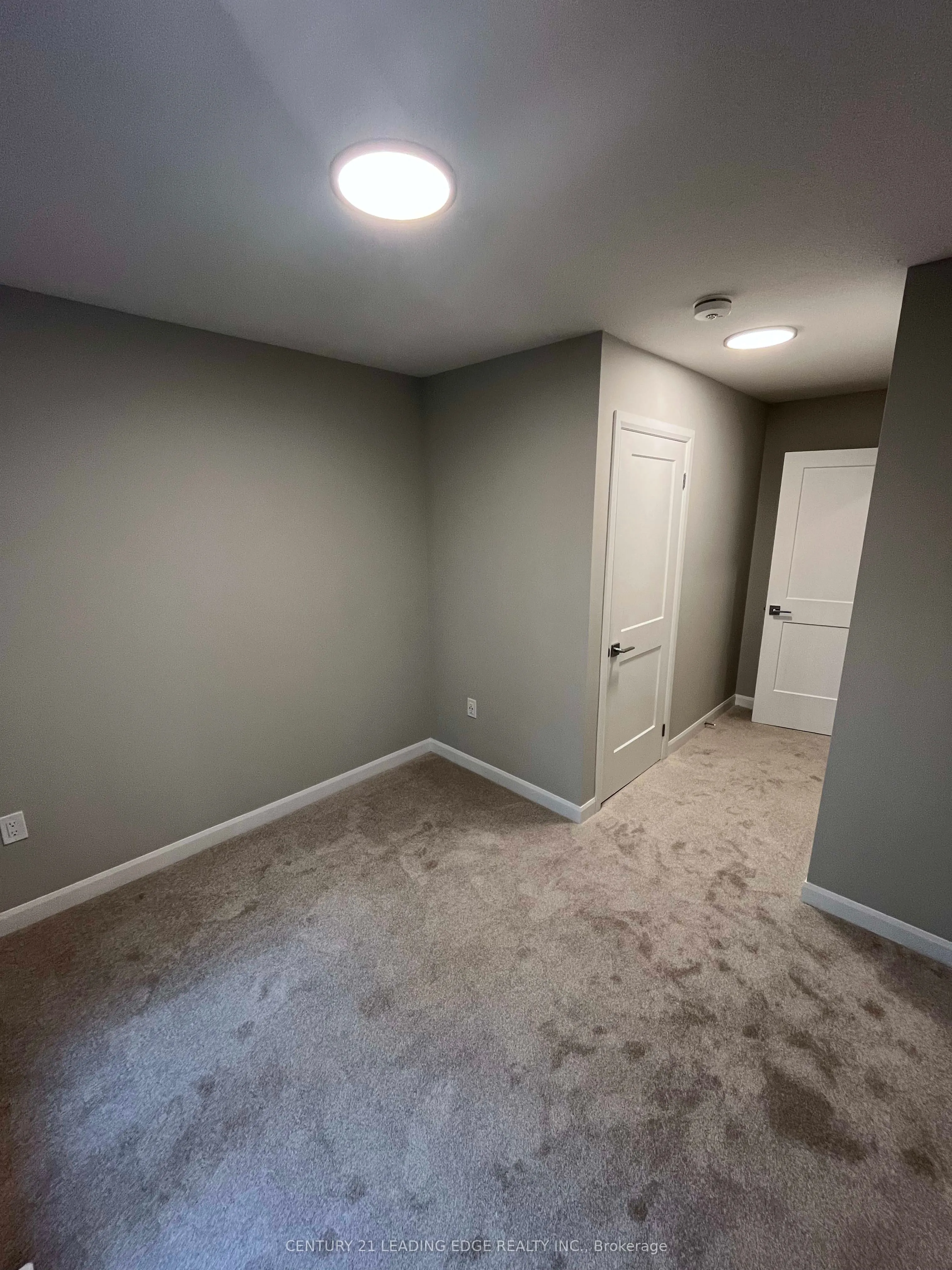 708 Woolwich Street, #305