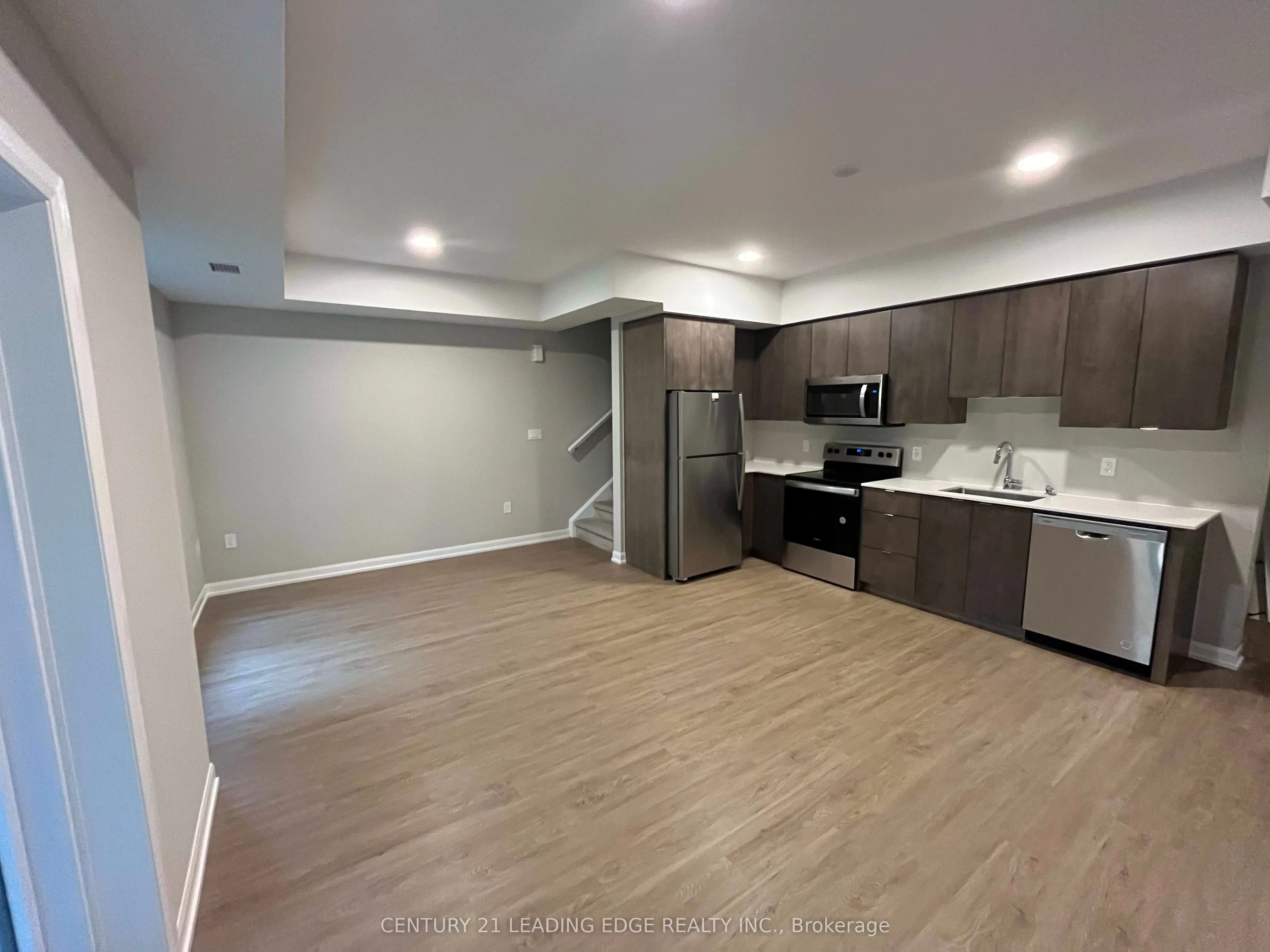 708 Woolwich Street, #305