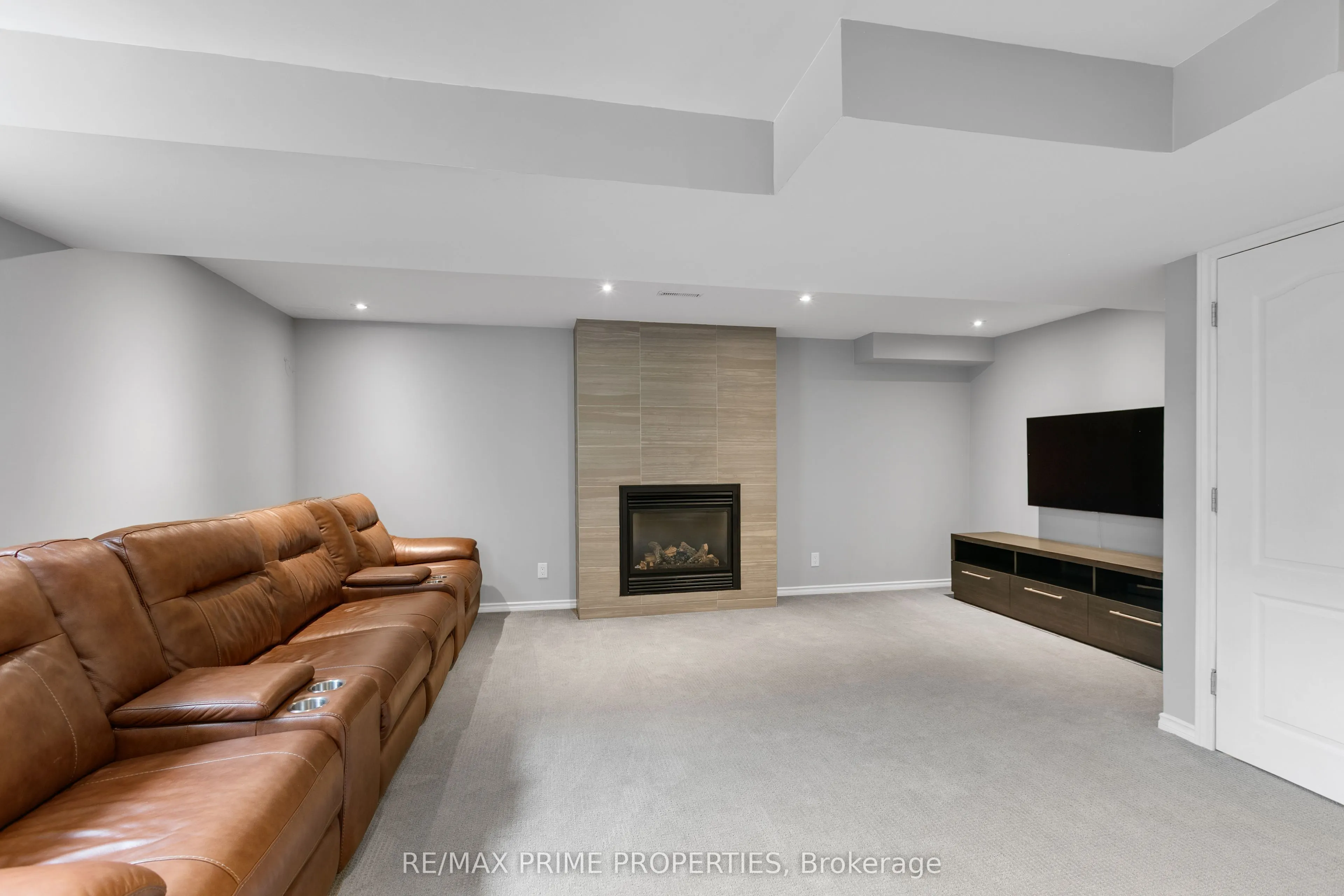 526 Golden Sedge Way