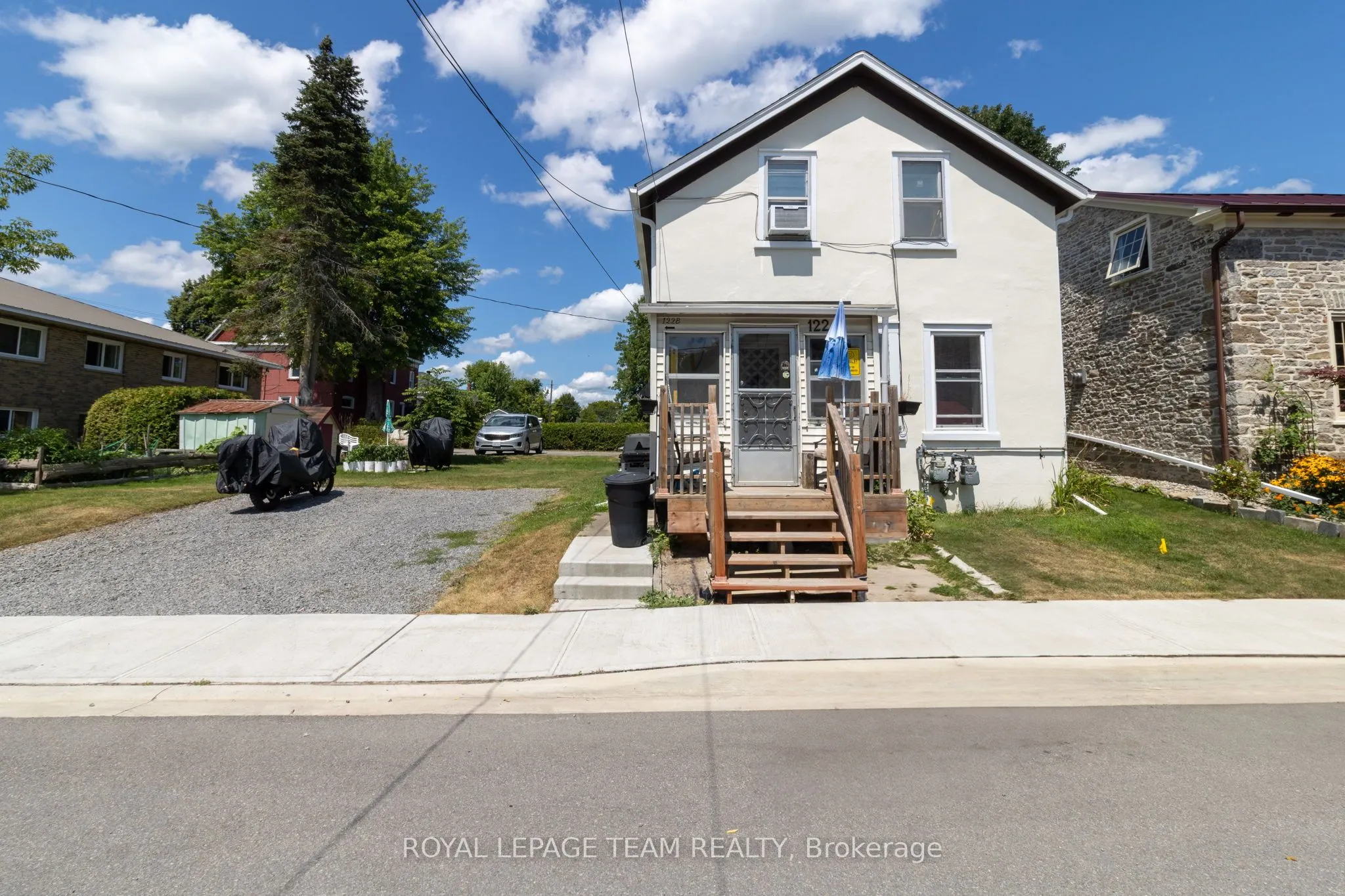 122 Dibble Street E