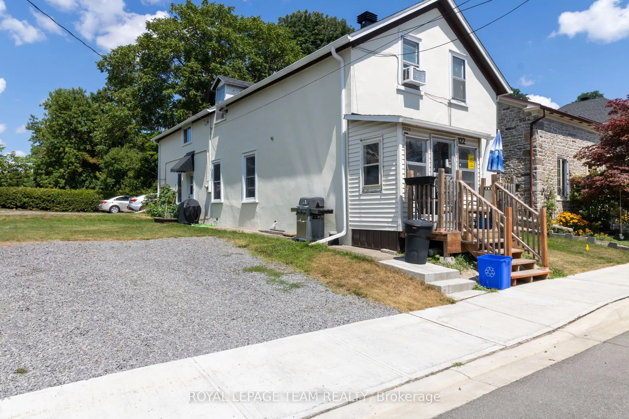 122 Dibble Street E