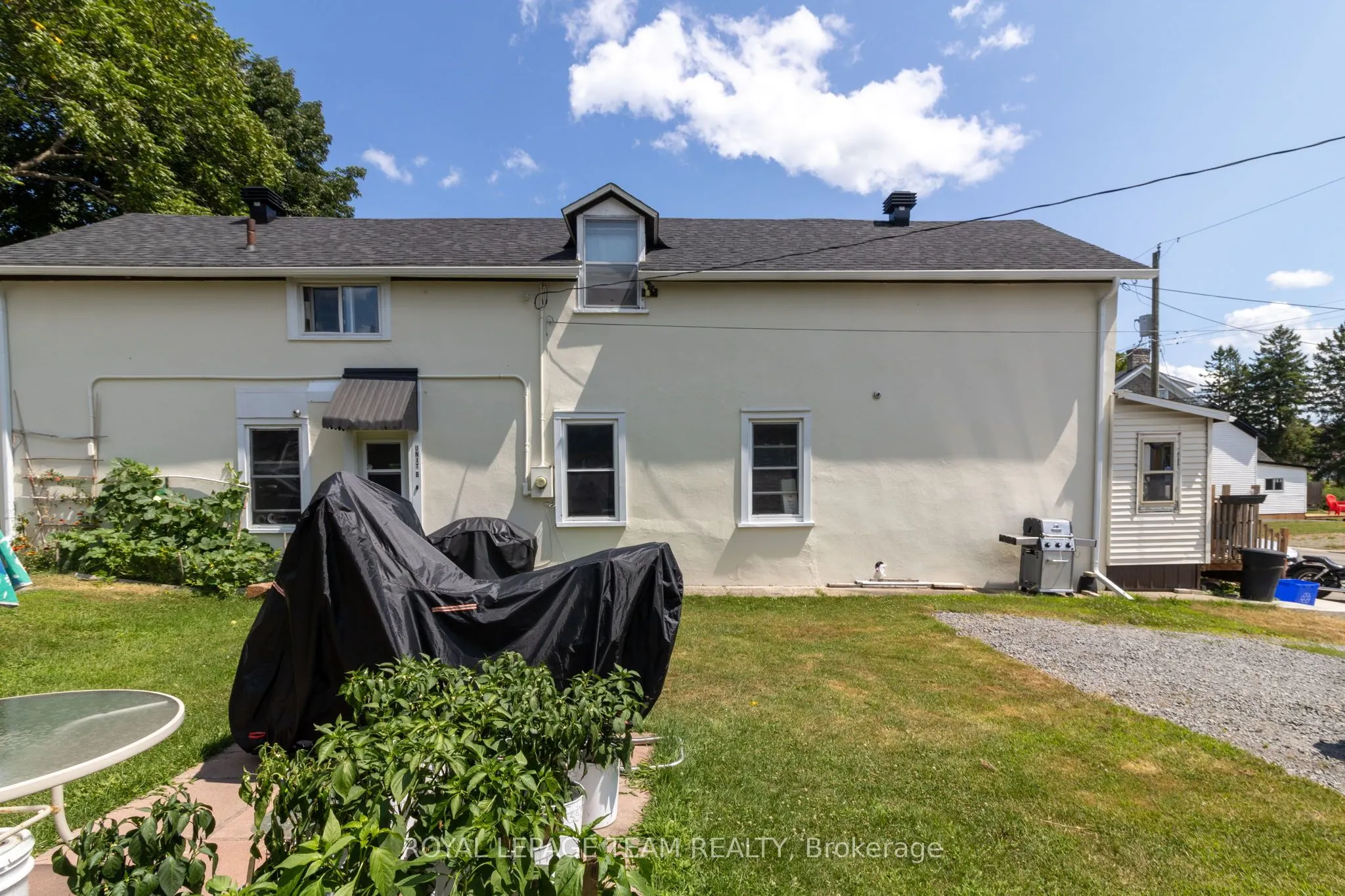 122 Dibble Street E