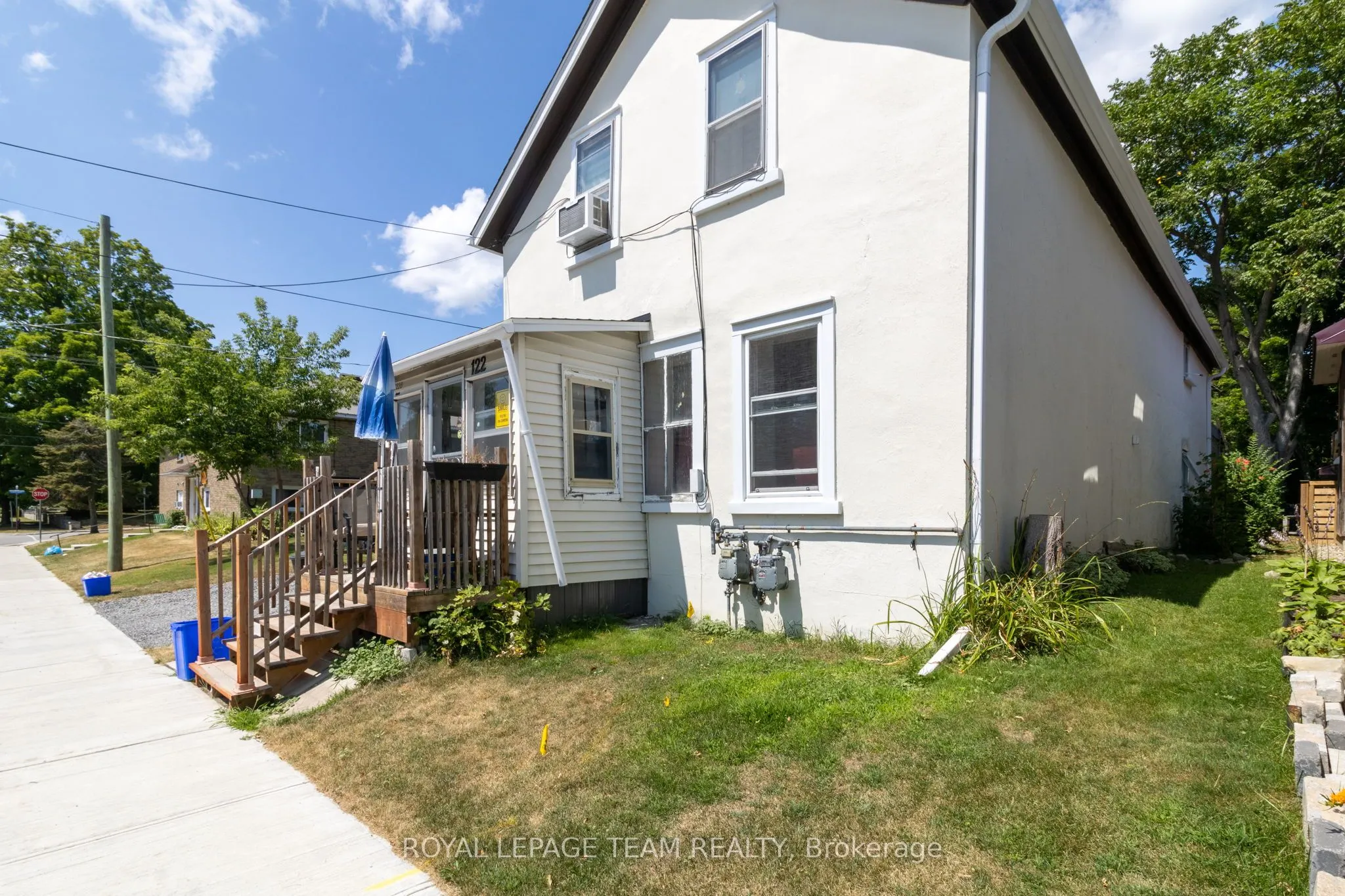 122 Dibble Street E