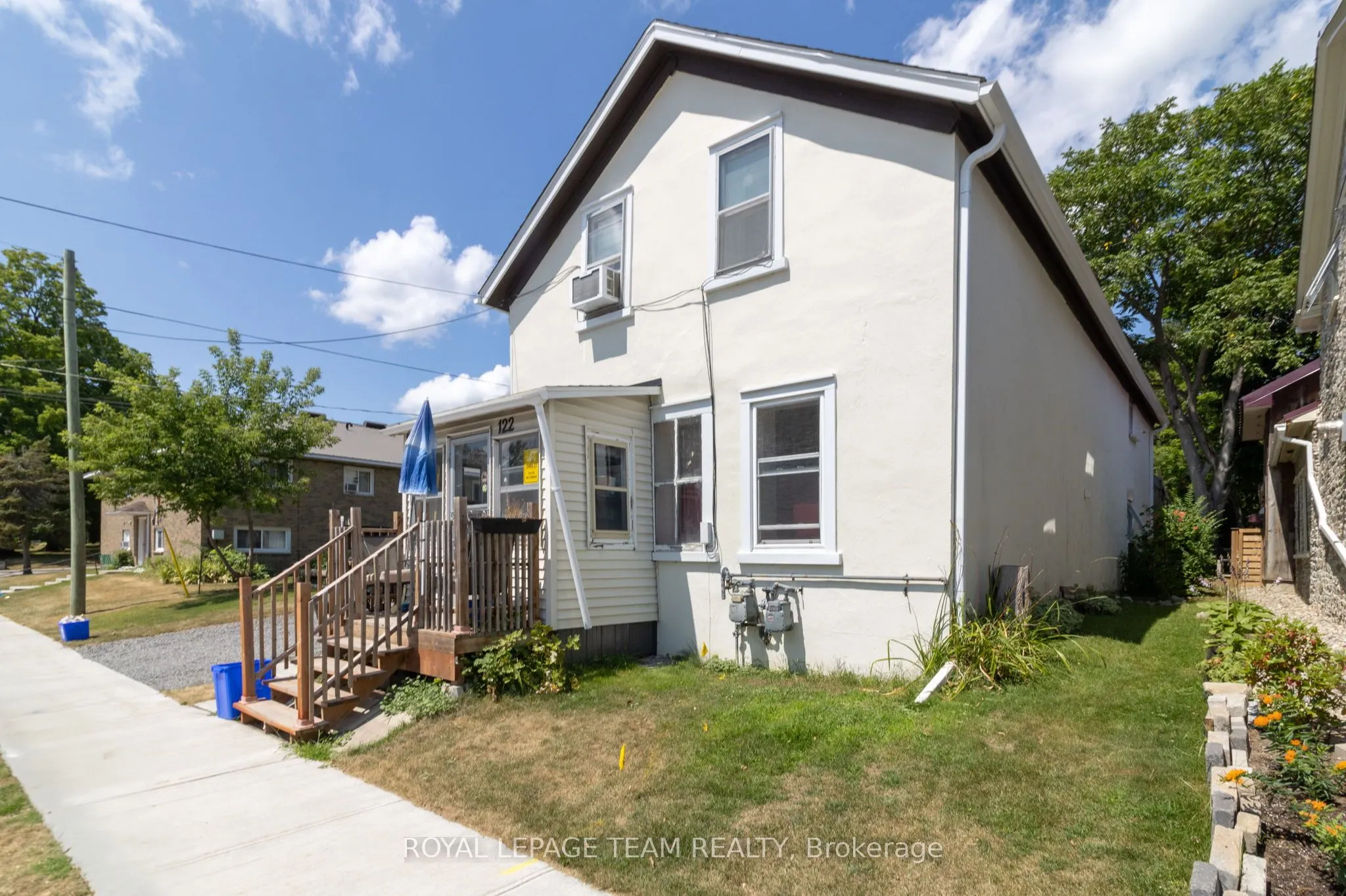 122 Dibble Street E